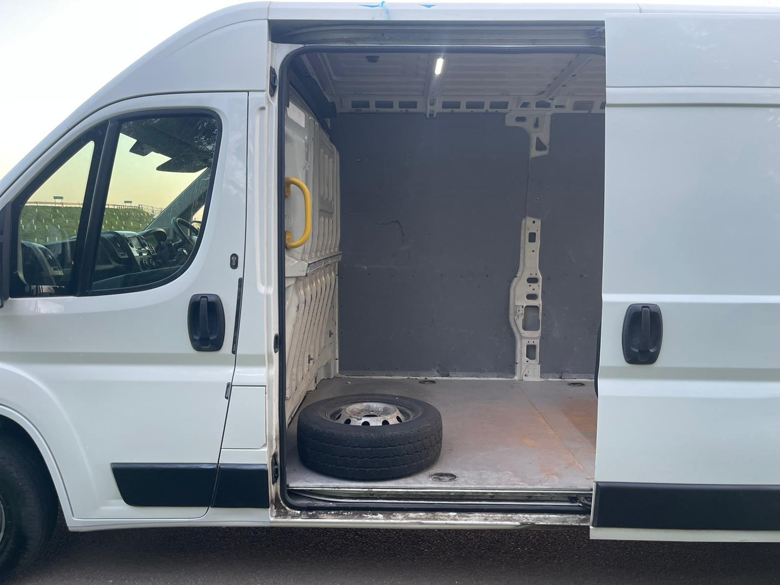 Citroen Relay 2.0 BlueHDi 35 Enterprise Panel Van 5dr Diesel Manual L3 High Roof Euro 6 (130 ps)