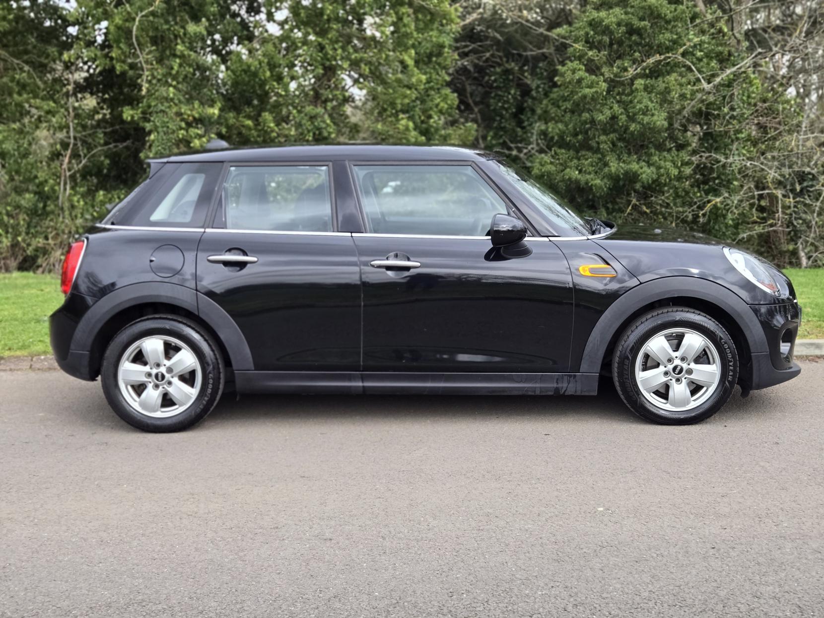 MINI Hatch 1.5 Cooper Hatchback 5dr Petrol Manual Euro 6 (s/s) (136 ps)