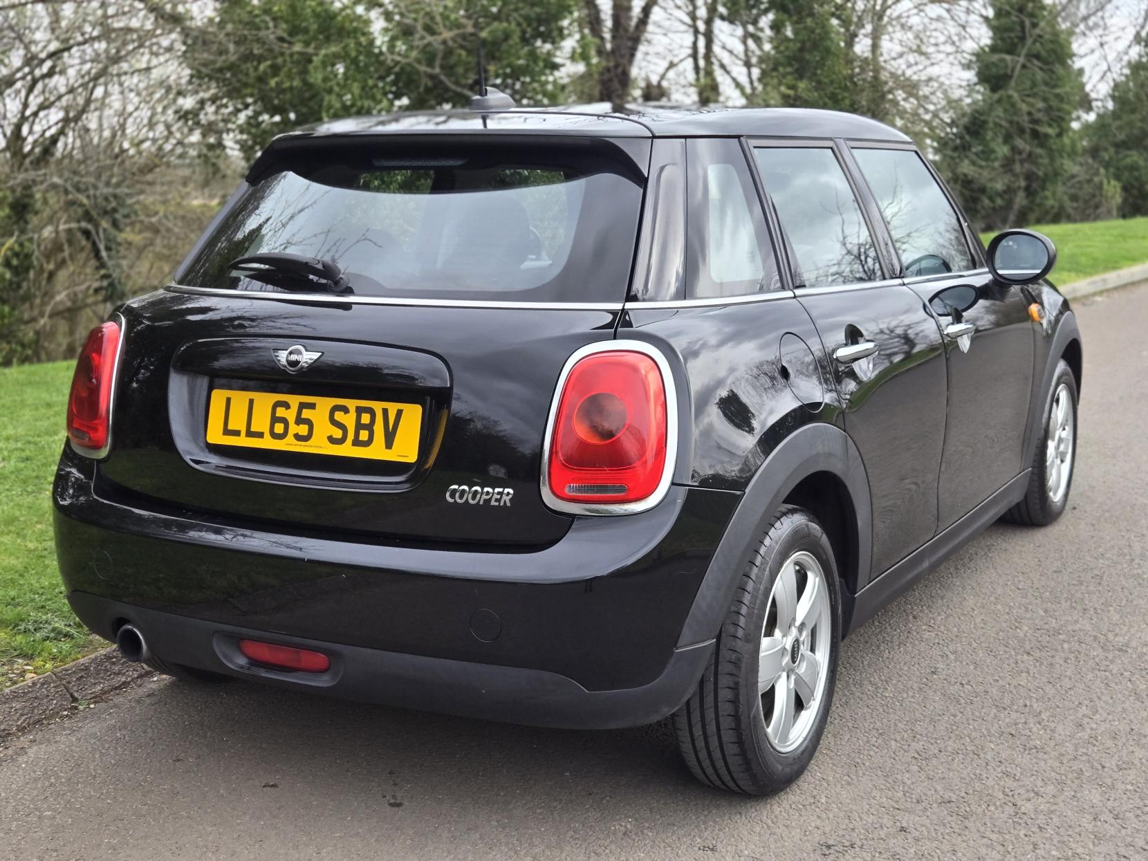 MINI Hatch 1.5 Cooper Hatchback 5dr Petrol Manual Euro 6 (s/s) (136 ps)