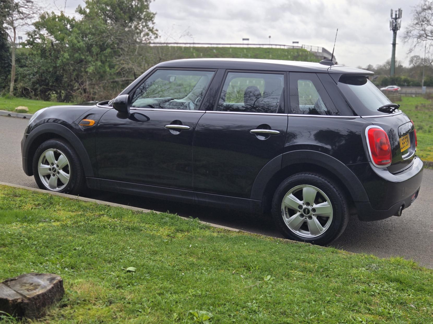 MINI Hatch 1.5 Cooper Hatchback 5dr Petrol Manual Euro 6 (s/s) (136 ps)