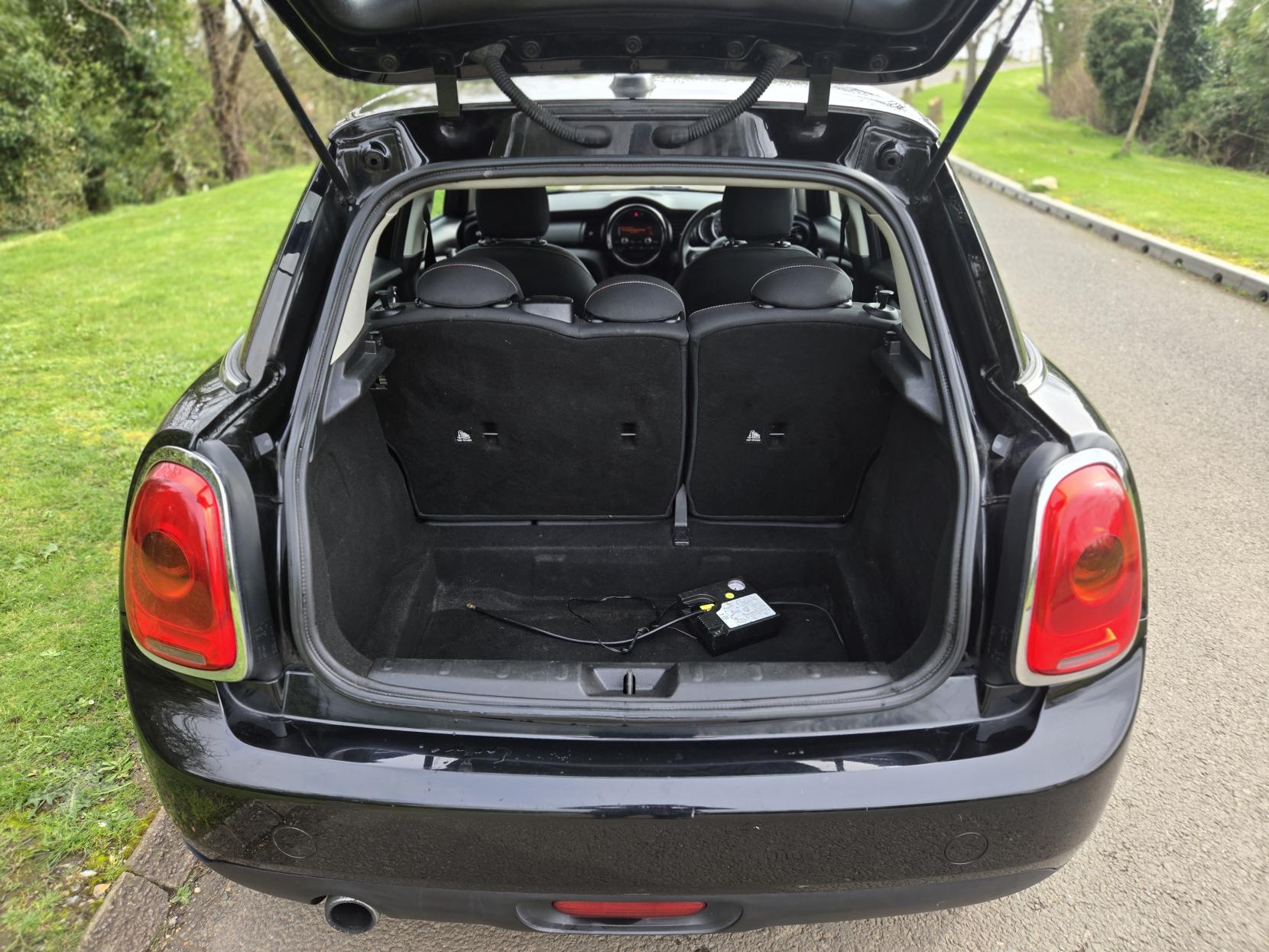 MINI Hatch 1.5 Cooper Hatchback 5dr Petrol Manual Euro 6 (s/s) (136 ps)