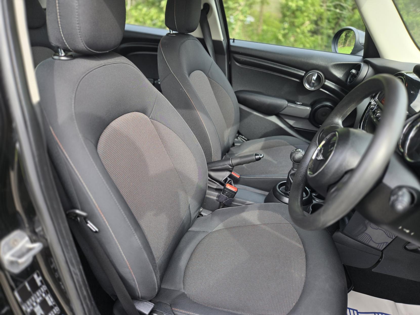 MINI Hatch 1.5 Cooper Hatchback 5dr Petrol Manual Euro 6 (s/s) (136 ps)