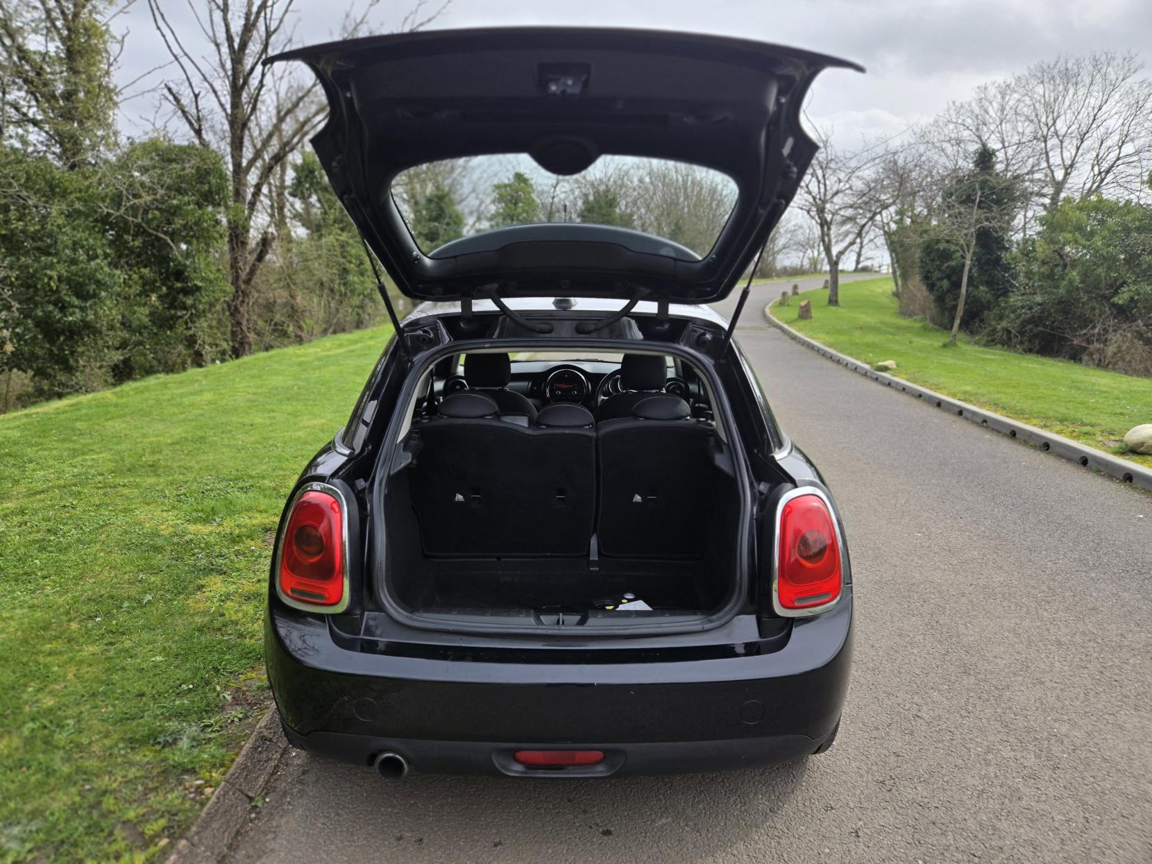 MINI Hatch 1.5 Cooper Hatchback 5dr Petrol Manual Euro 6 (s/s) (136 ps)