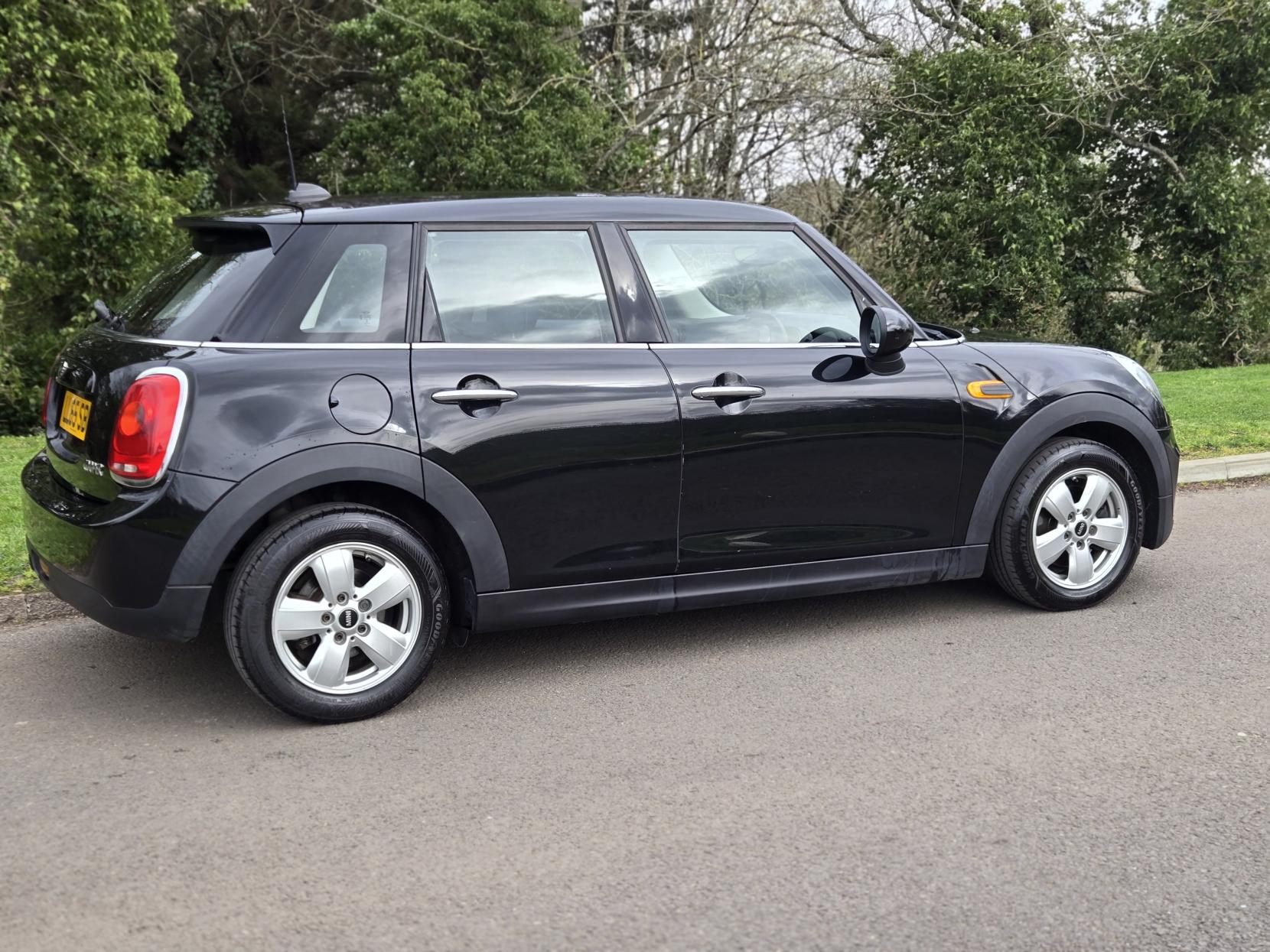 MINI Hatch 1.5 Cooper Hatchback 5dr Petrol Manual Euro 6 (s/s) (136 ps)