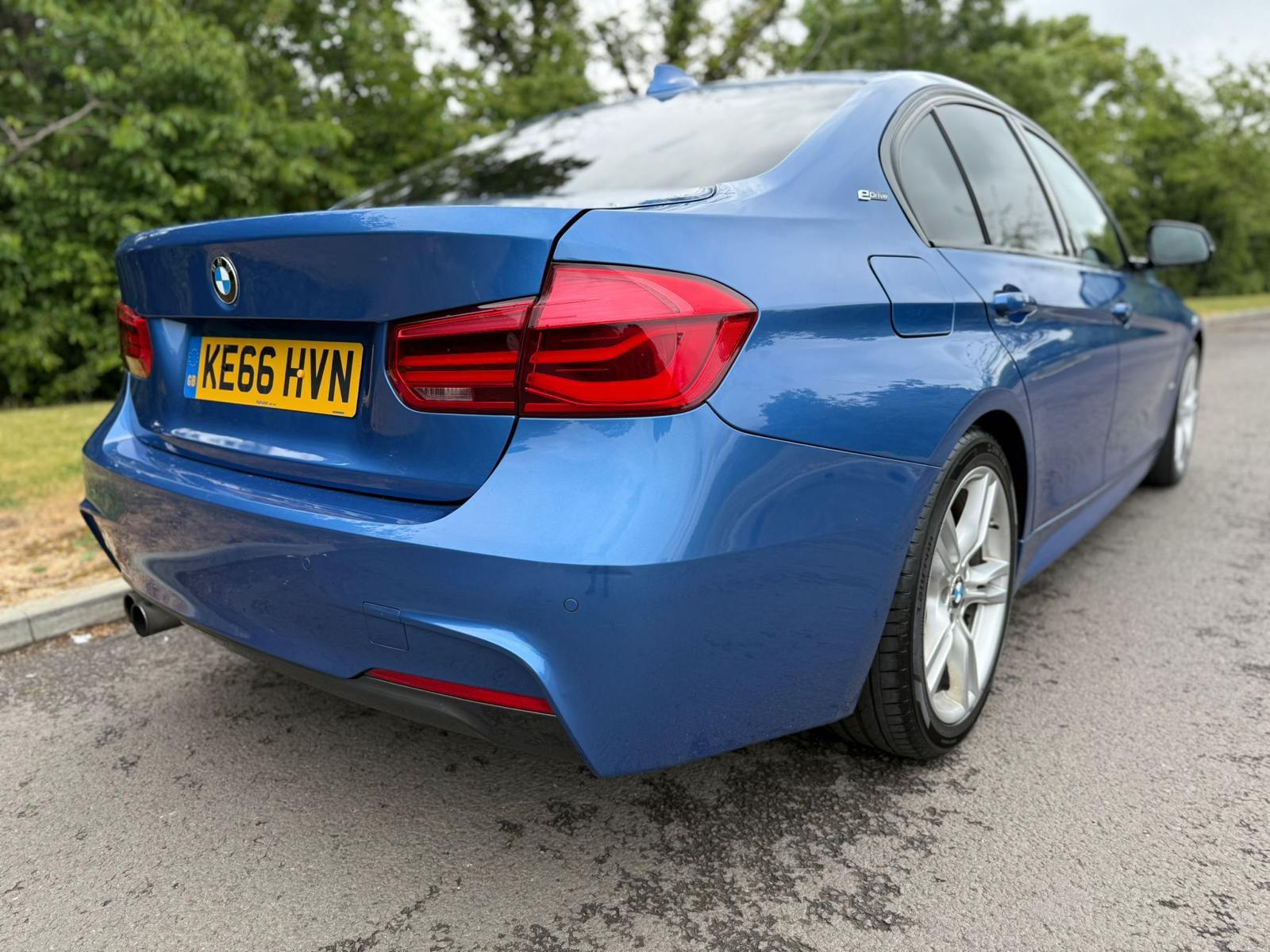 BMW 3 Series 2.0 330e 7.6kWh M Sport Saloon 4dr Petrol Plug-in Hybrid Auto Euro 6 (s/s) (252 ps)