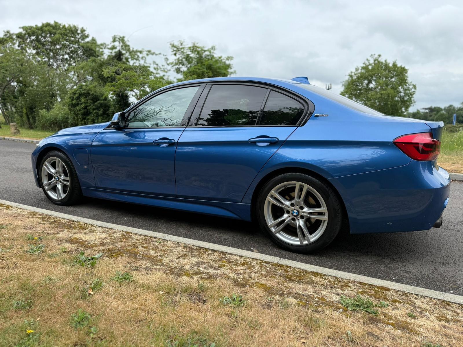 BMW 3 Series 2.0 330e 7.6kWh M Sport Saloon 4dr Petrol Plug-in Hybrid Auto Euro 6 (s/s) (252 ps)