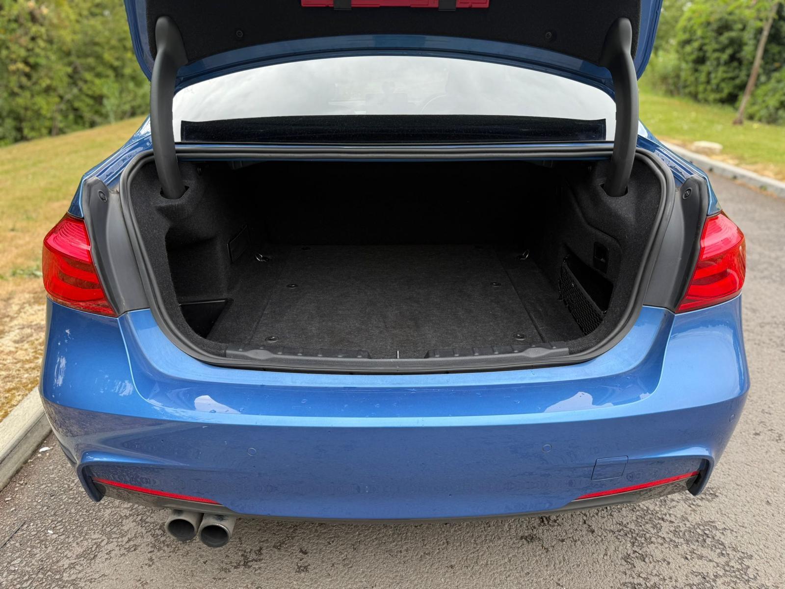 BMW 3 Series 2.0 330e 7.6kWh M Sport Saloon 4dr Petrol Plug-in Hybrid Auto Euro 6 (s/s) (252 ps)