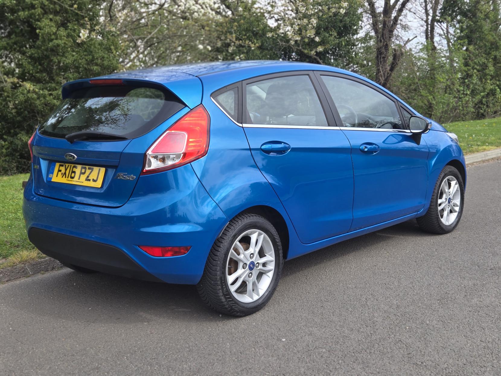 Ford Fiesta 1.0T EcoBoost Zetec Hatchback 5dr Petrol Manual Euro 6 (s/s) (100 ps)