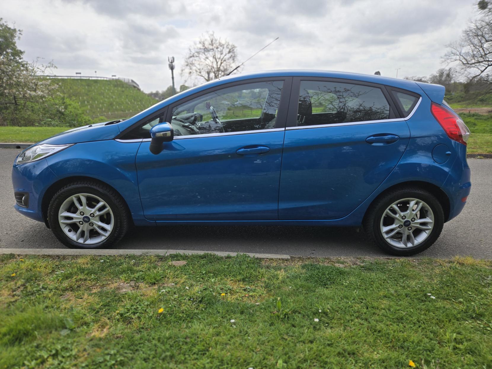 Ford Fiesta 1.0T EcoBoost Zetec Hatchback 5dr Petrol Manual Euro 6 (s/s) (100 ps)