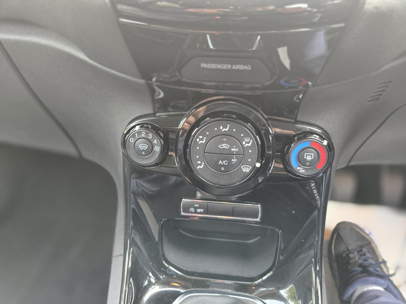 Ford Fiesta 1.0T EcoBoost Zetec Hatchback 5dr Petrol Manual Euro 6 (s/s) (100 ps)