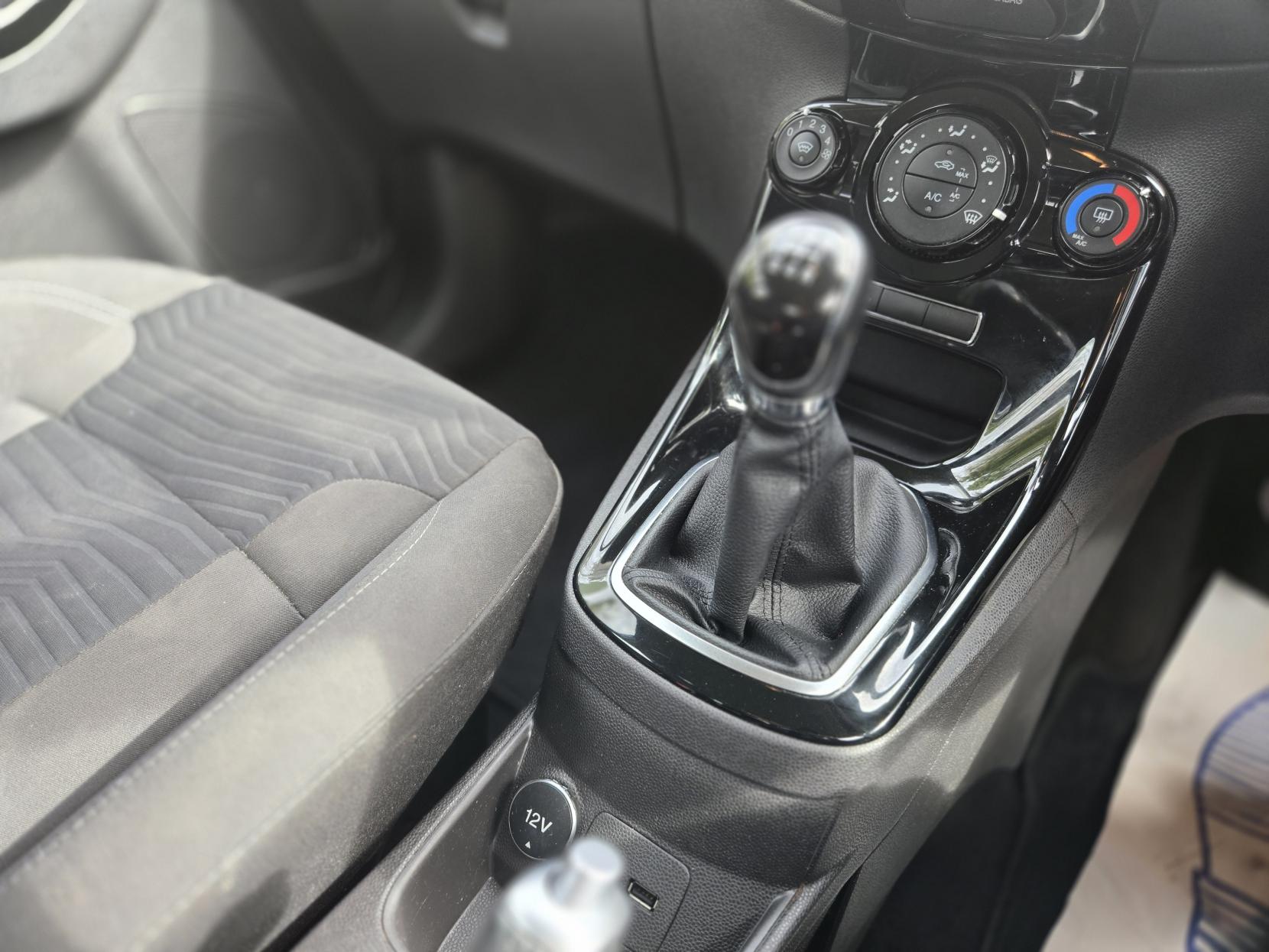 Ford Fiesta 1.0T EcoBoost Zetec Hatchback 5dr Petrol Manual Euro 6 (s/s) (100 ps)