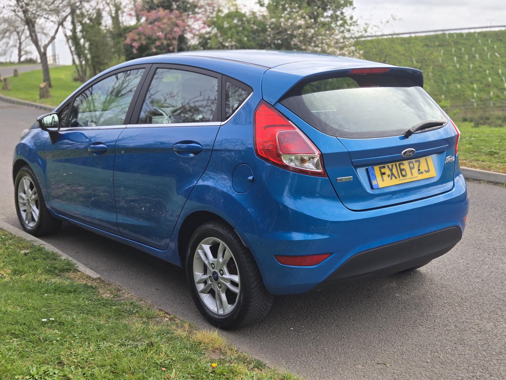 Ford Fiesta 1.0T EcoBoost Zetec Hatchback 5dr Petrol Manual Euro 6 (s/s) (100 ps)