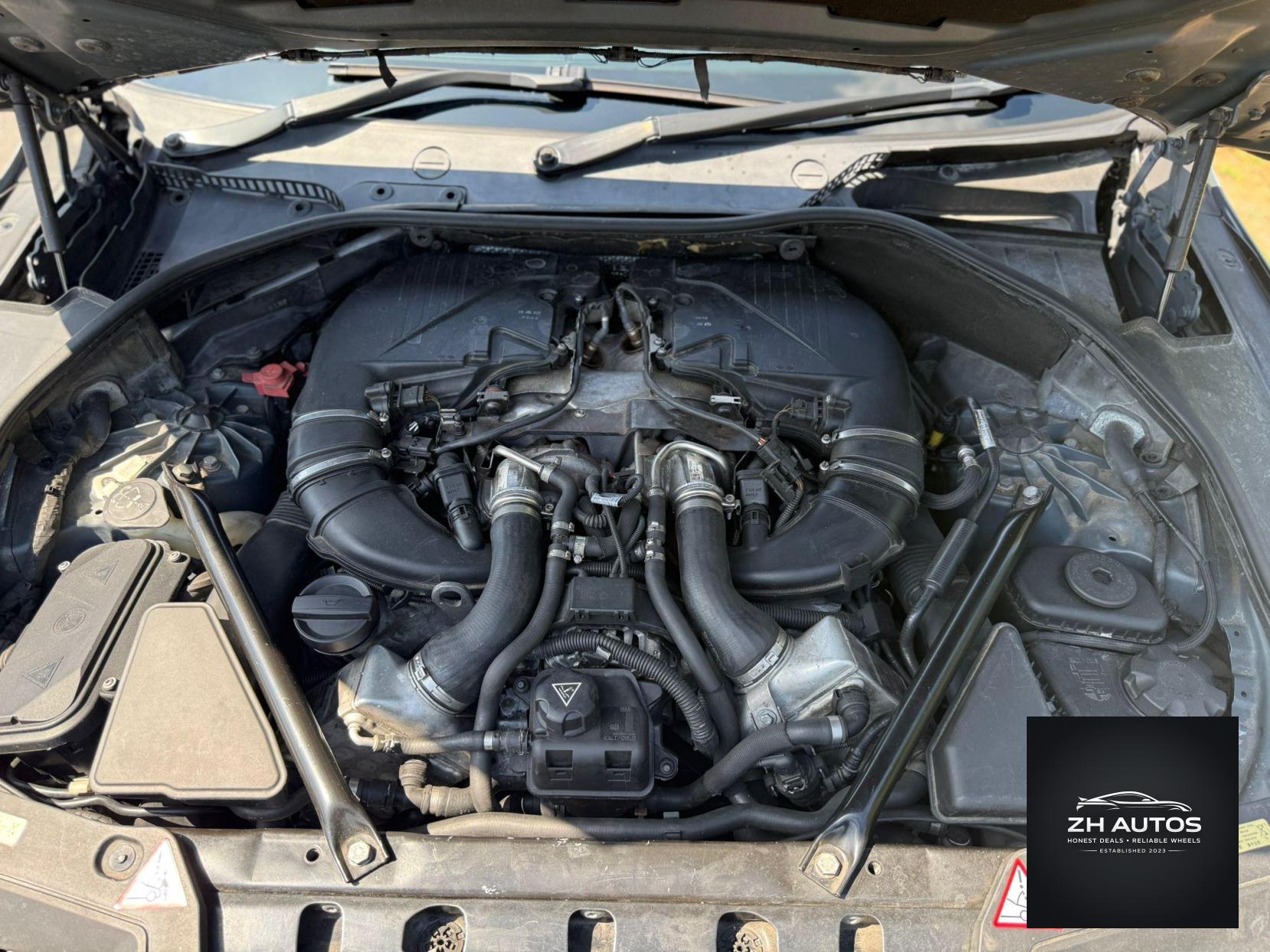 BMW 5 Series 4.4 550i V8 SE Touring Steptronic Euro 5 5dr