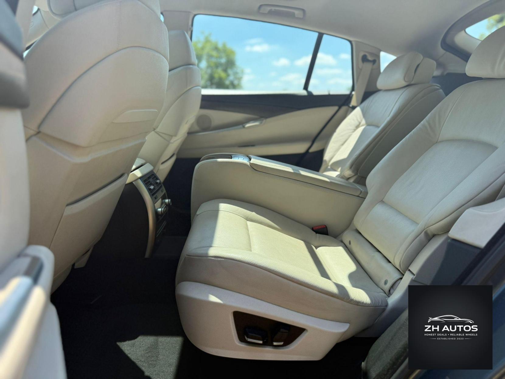 BMW 5 Series 4.4 550i V8 SE Touring Steptronic Euro 5 5dr