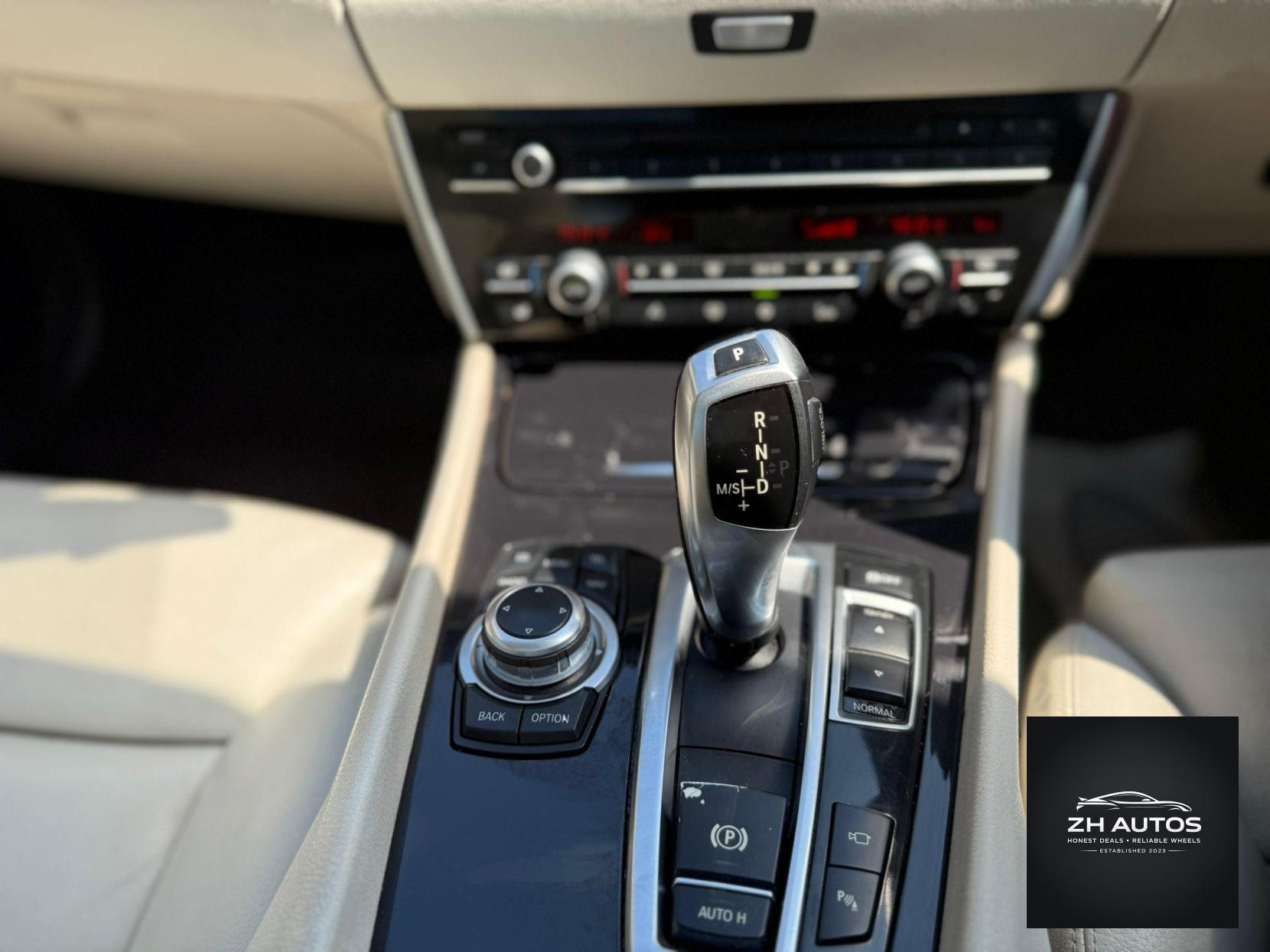 BMW 5 Series 4.4 550i V8 SE Touring Steptronic Euro 5 5dr