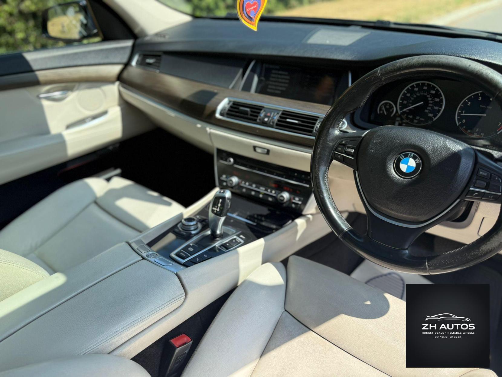 BMW 5 Series 4.4 550i V8 SE Touring Steptronic Euro 5 5dr