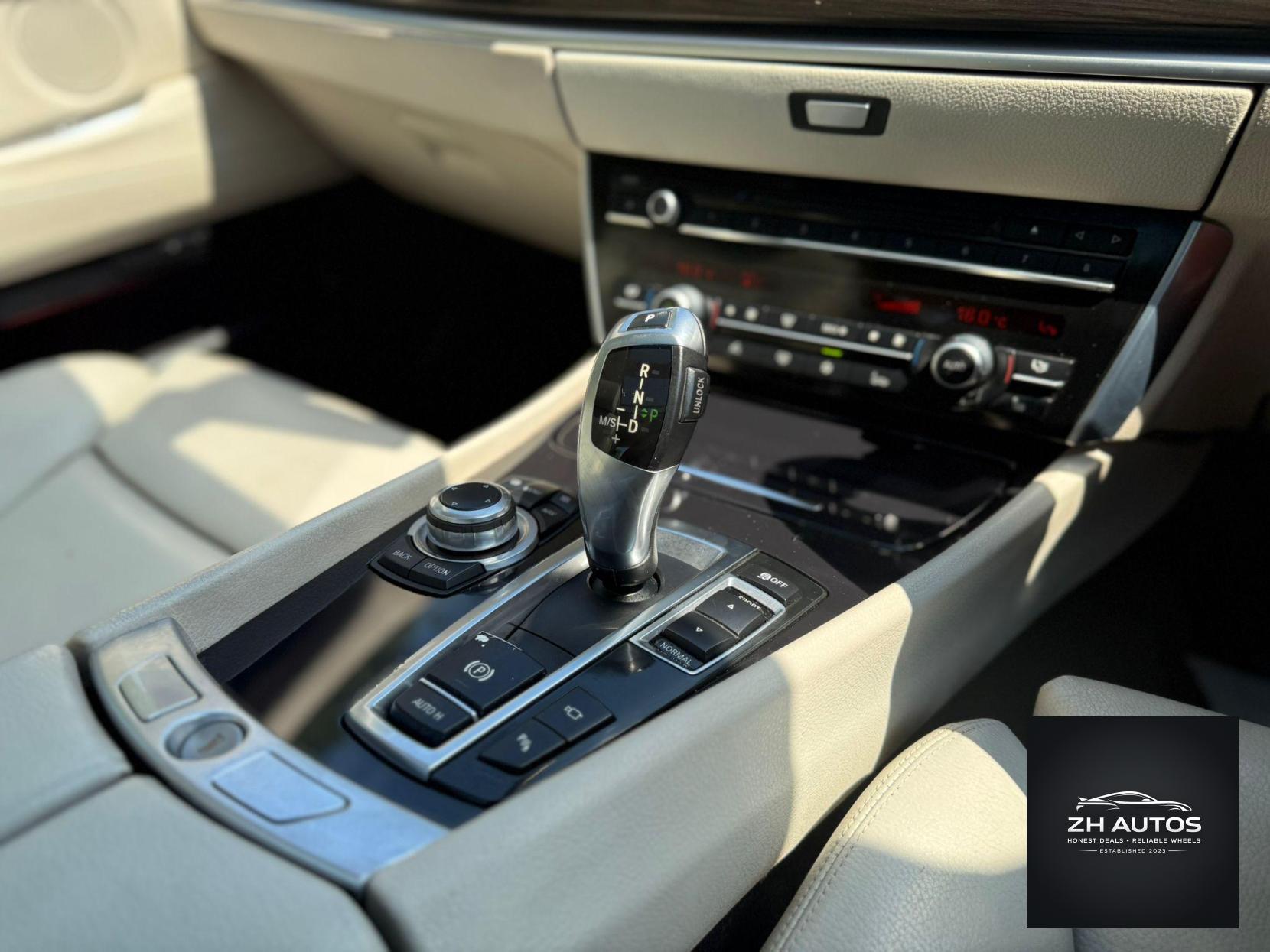 BMW 5 Series 4.4 550i V8 SE Touring Steptronic Euro 5 5dr