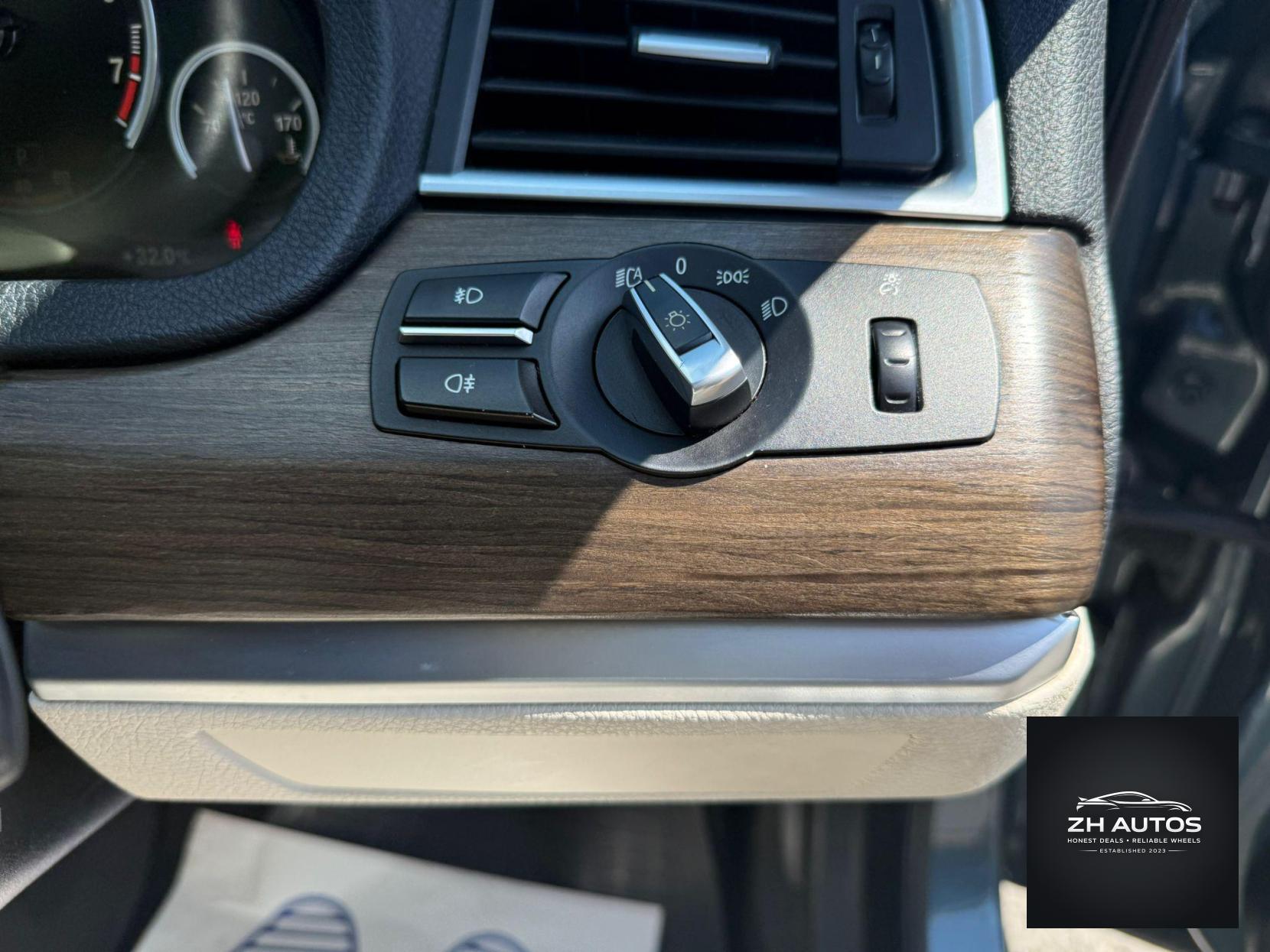 BMW 5 Series 4.4 550i V8 SE Touring Steptronic Euro 5 5dr