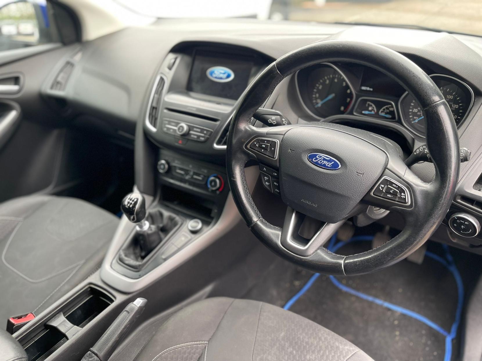 Ford Focus 1.0T EcoBoost Zetec Edition Hatchback 5dr Petrol Manual Euro 6 (s/s) (125 ps)