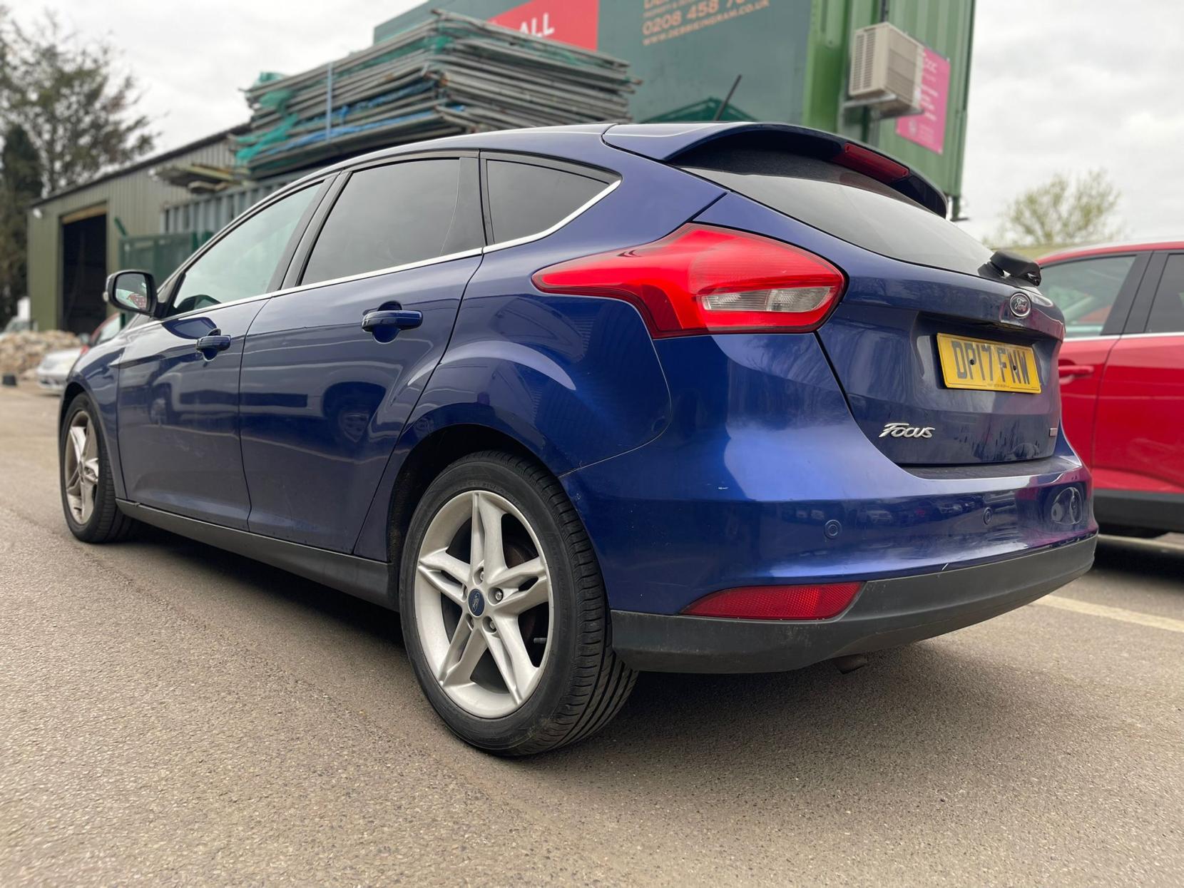 Ford Focus 1.0T EcoBoost Zetec Edition Hatchback 5dr Petrol Manual Euro 6 (s/s) (125 ps)