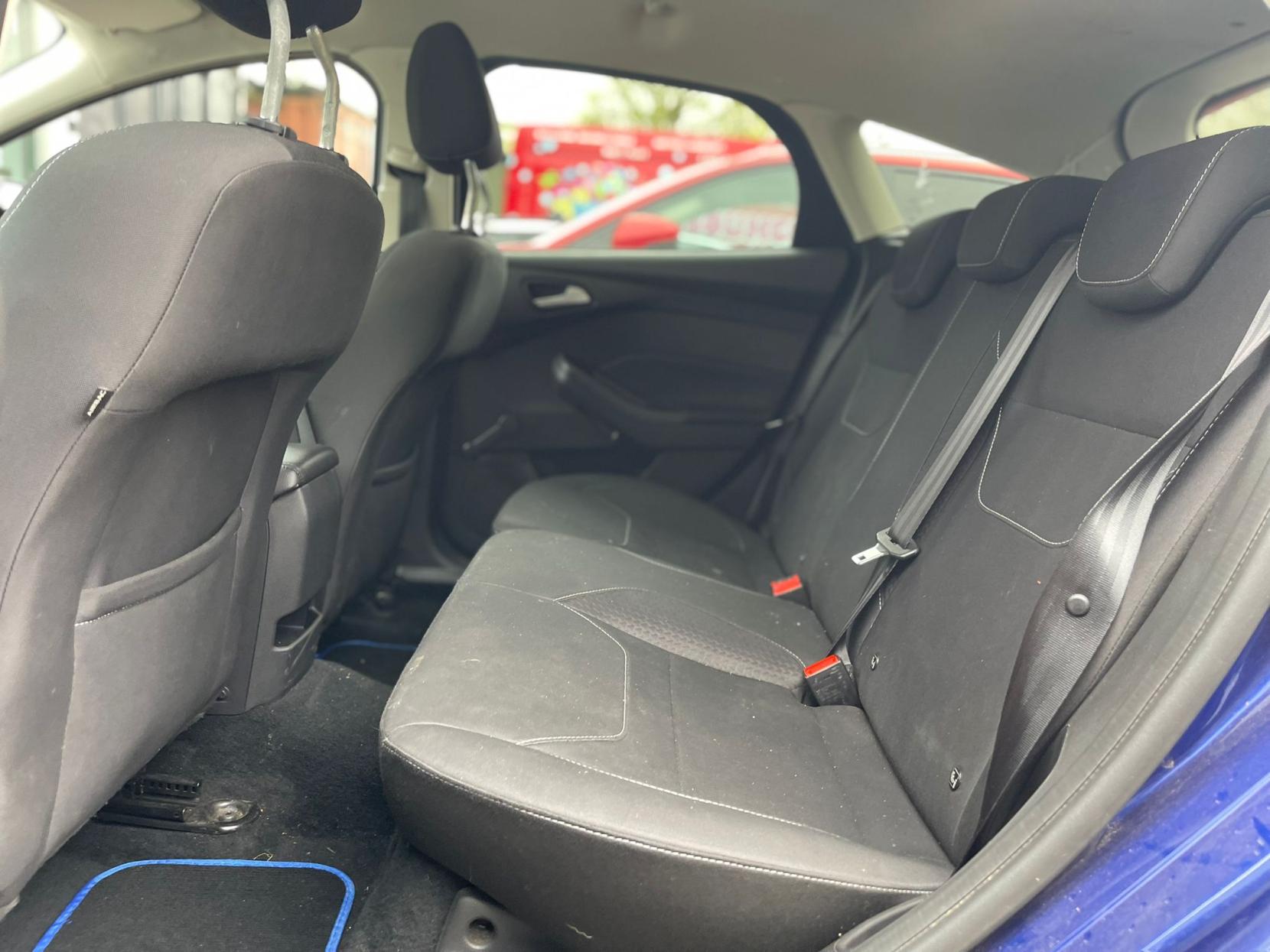 Ford Focus 1.0T EcoBoost Zetec Edition Hatchback 5dr Petrol Manual Euro 6 (s/s) (125 ps)