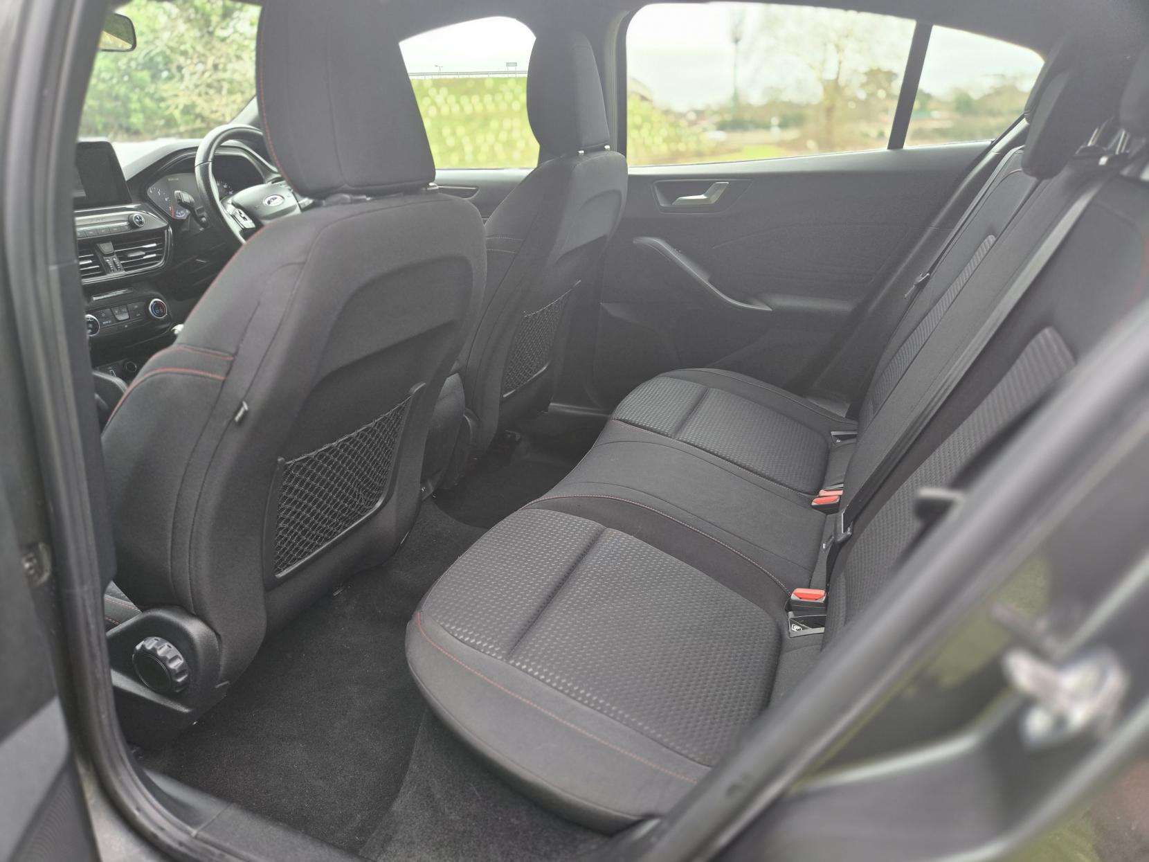 Ford Focus 1.0T EcoBoost ST-Line Hatchback 5dr Petrol Manual Euro 6 (s/s) (125 ps)