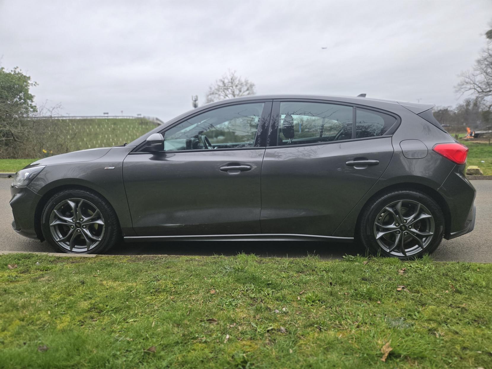 Ford Focus 1.0T EcoBoost ST-Line Hatchback 5dr Petrol Manual Euro 6 (s/s) (125 ps)