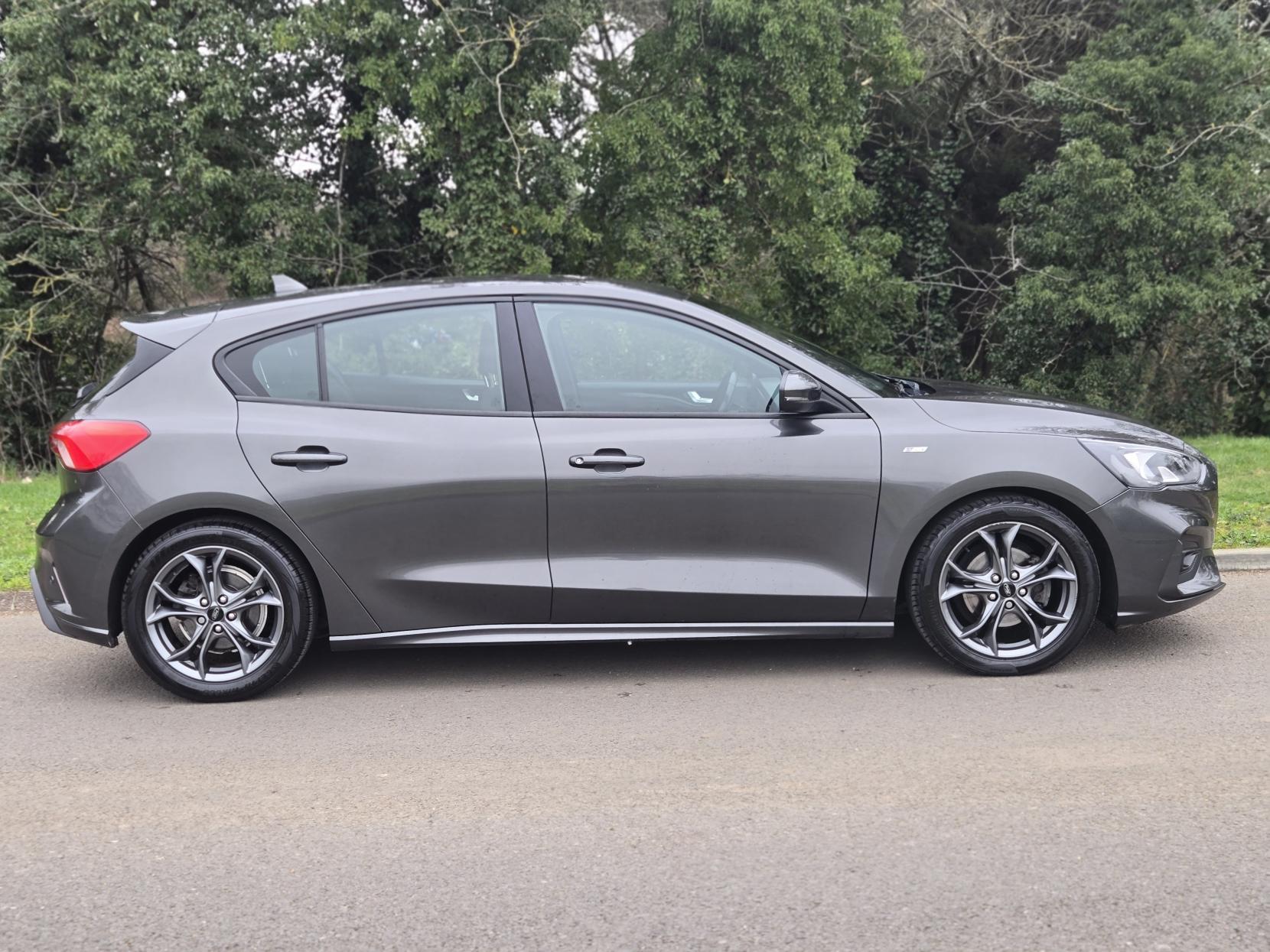 Ford Focus 1.0T EcoBoost ST-Line Hatchback 5dr Petrol Manual Euro 6 (s/s) (125 ps)