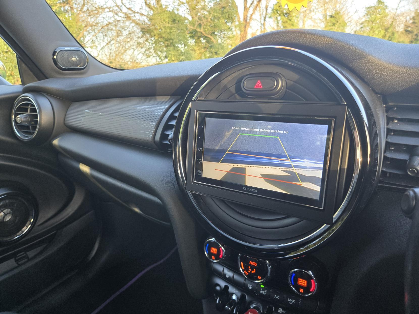 MINI Hatch 1.5 Cooper D Hatchback 3dr Diesel Manual Euro 6 (s/s) (116 ps)