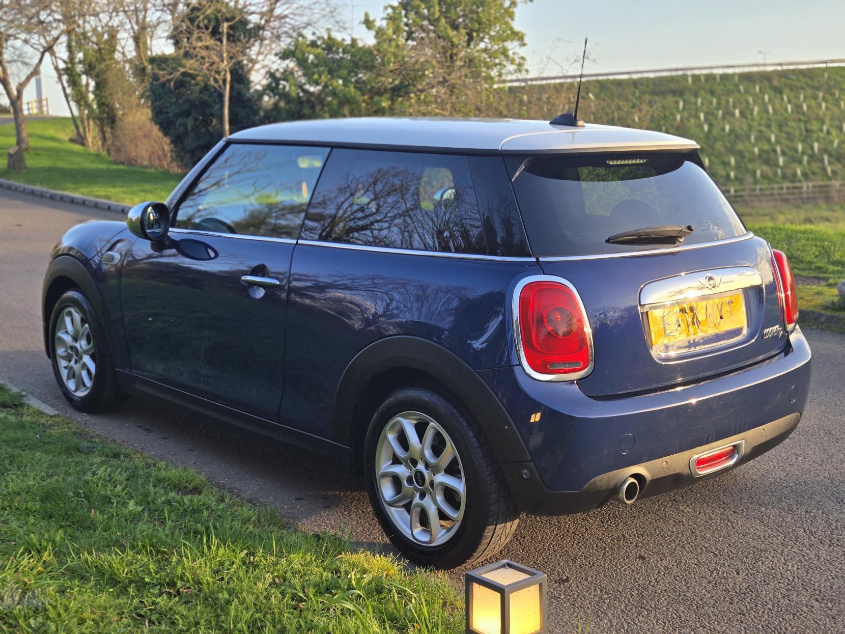 MINI Hatch 1.5 Cooper D Hatchback 3dr Diesel Manual Euro 6 (s/s) (116 ps)