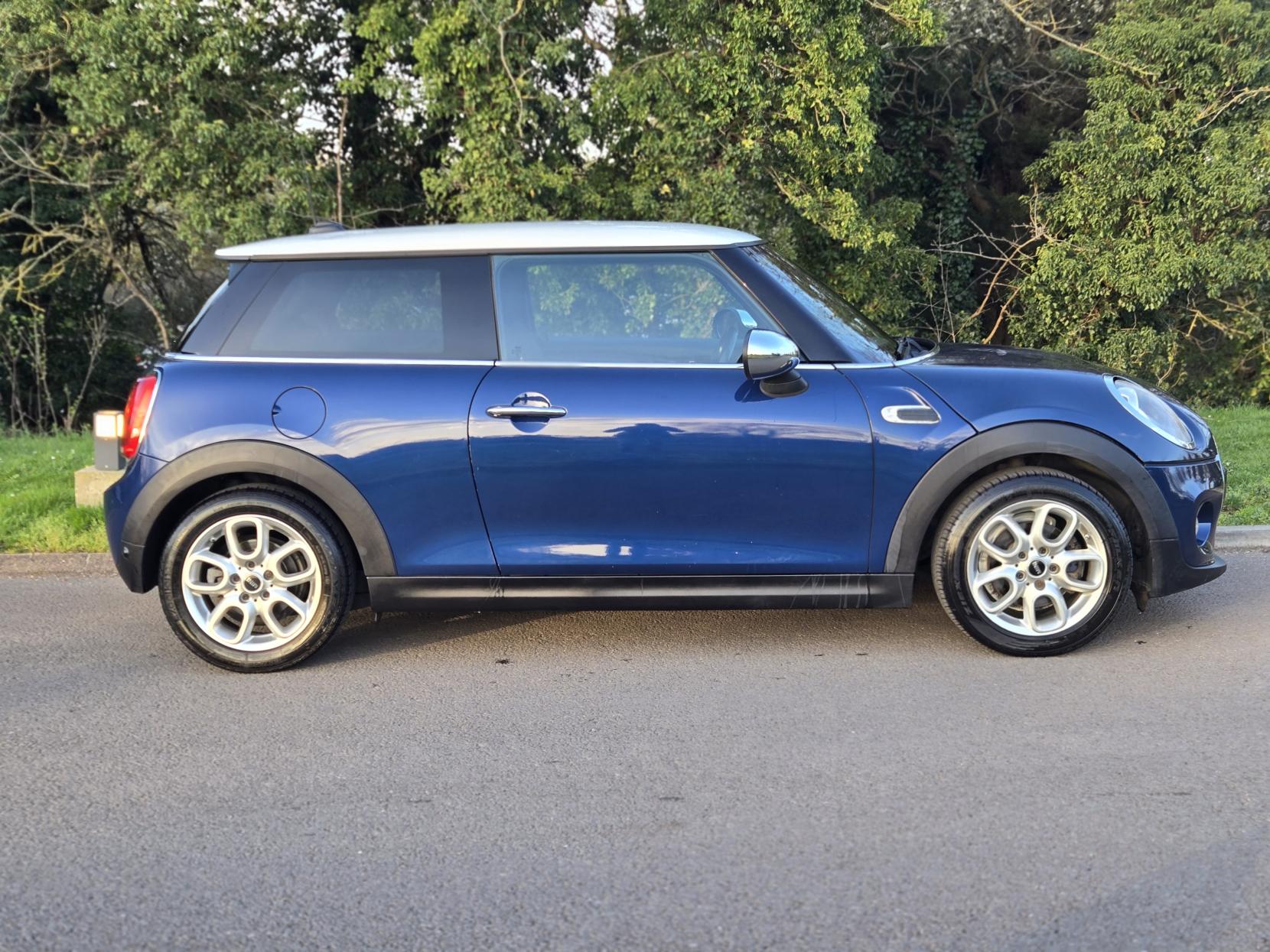 MINI Hatch 1.5 Cooper D Hatchback 3dr Diesel Manual Euro 6 (s/s) (116 ps)