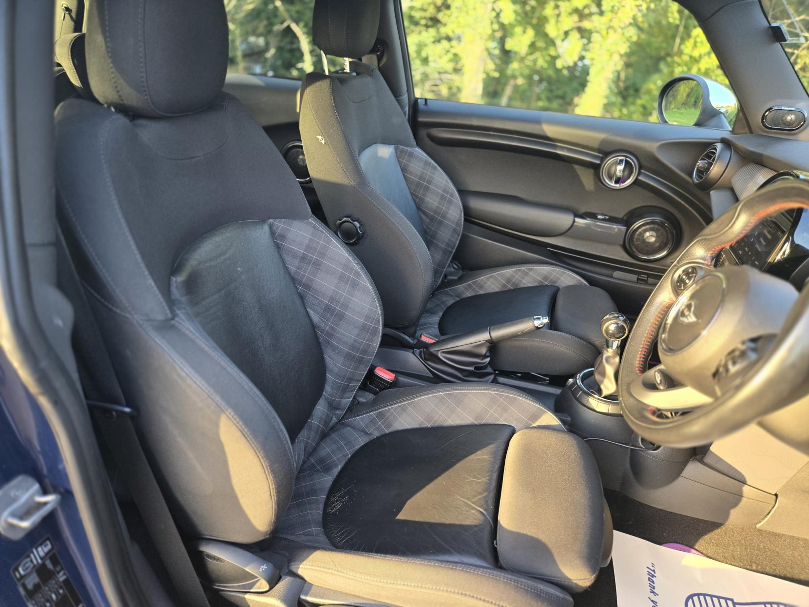 MINI Hatch 1.5 Cooper D Hatchback 3dr Diesel Manual Euro 6 (s/s) (116 ps)