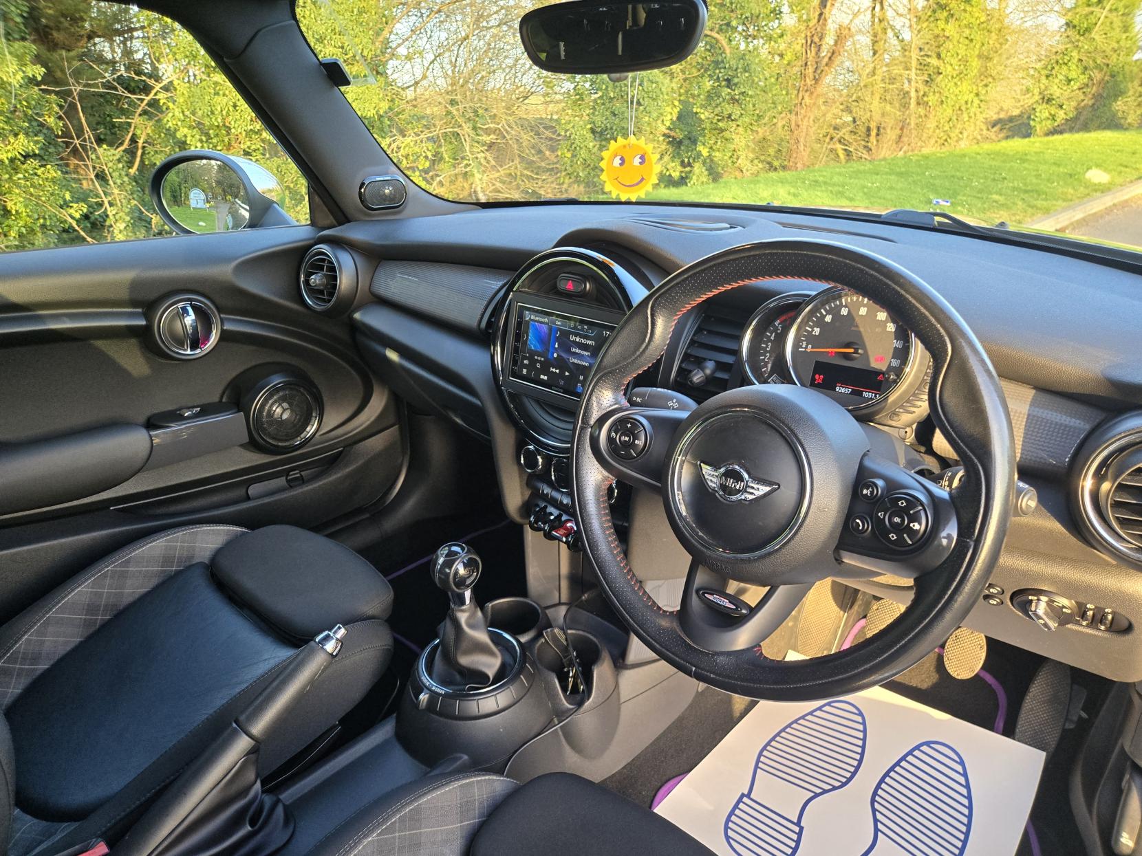 MINI Hatch 1.5 Cooper D Hatchback 3dr Diesel Manual Euro 6 (s/s) (116 ps)