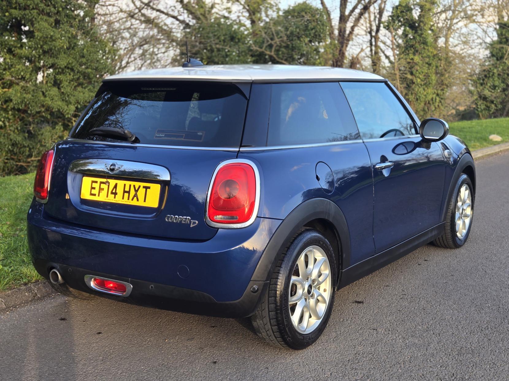 MINI Hatch 1.5 Cooper D Hatchback 3dr Diesel Manual Euro 6 (s/s) (116 ps)
