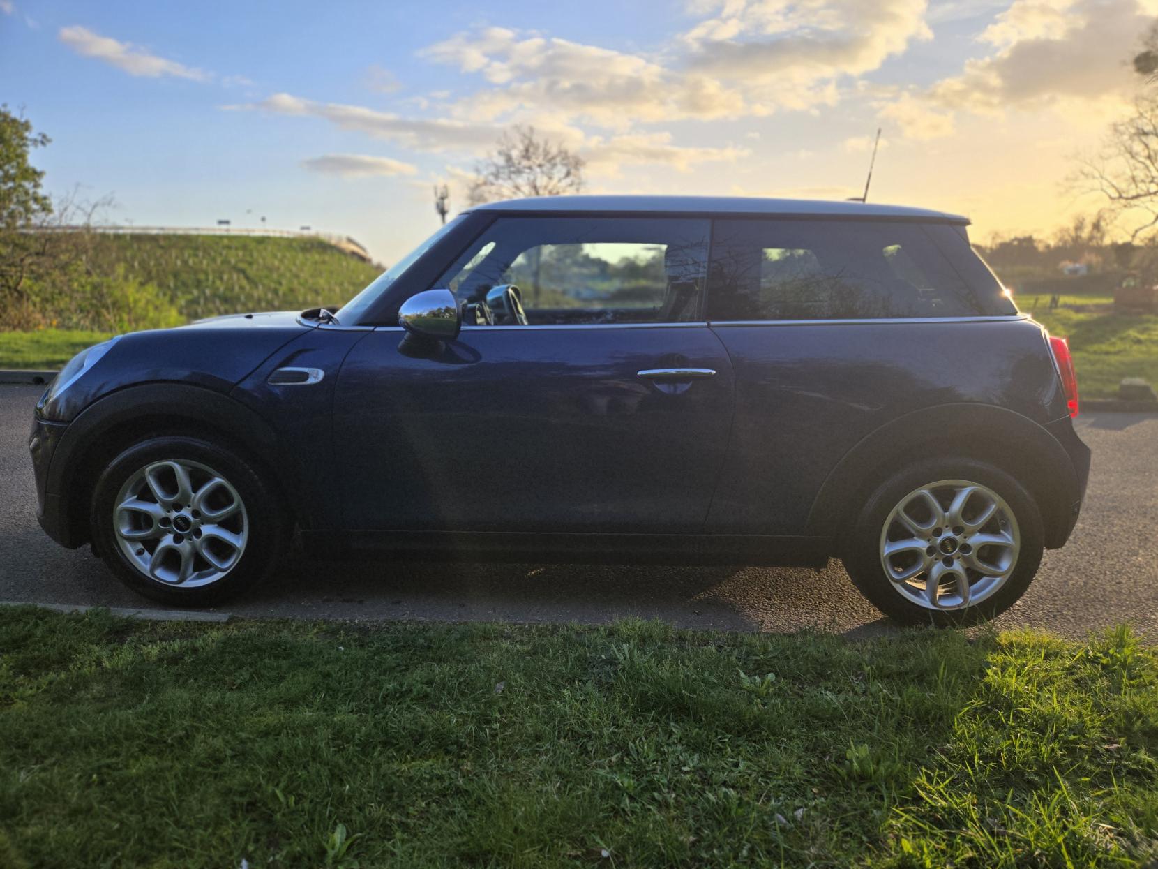 MINI Hatch 1.5 Cooper D Hatchback 3dr Diesel Manual Euro 6 (s/s) (116 ps)