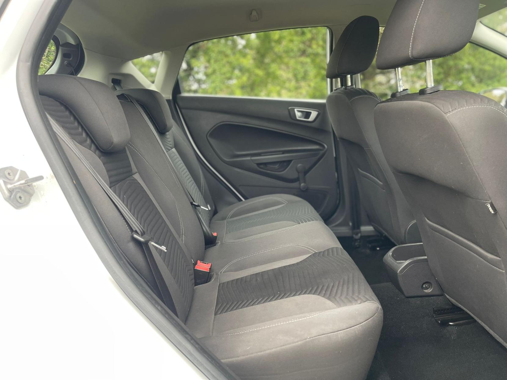 Ford Fiesta 1.0T EcoBoost Zetec Hatchback 5dr Petrol Manual Euro 5 (s/s) (100 ps)