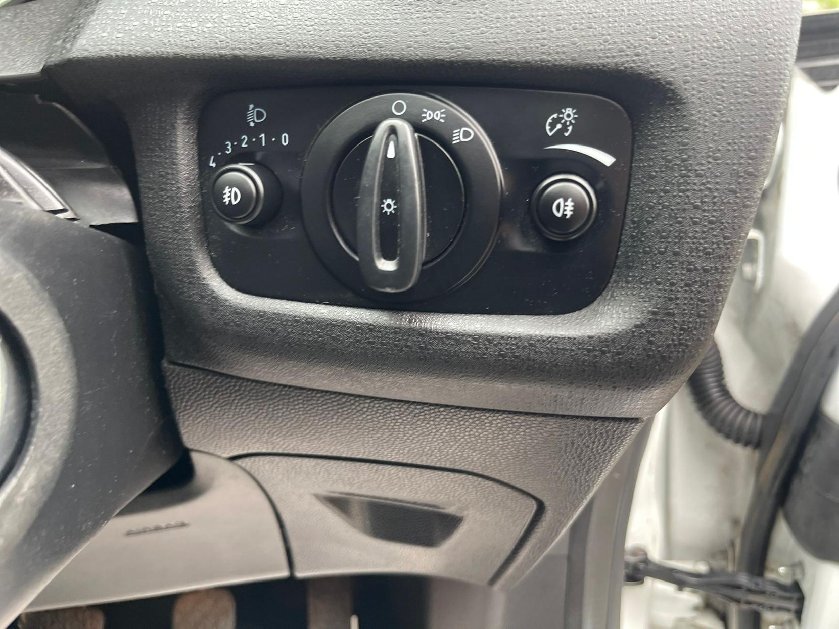 Ford Fiesta 1.0T EcoBoost Zetec Hatchback 5dr Petrol Manual Euro 5 (s/s) (100 ps)