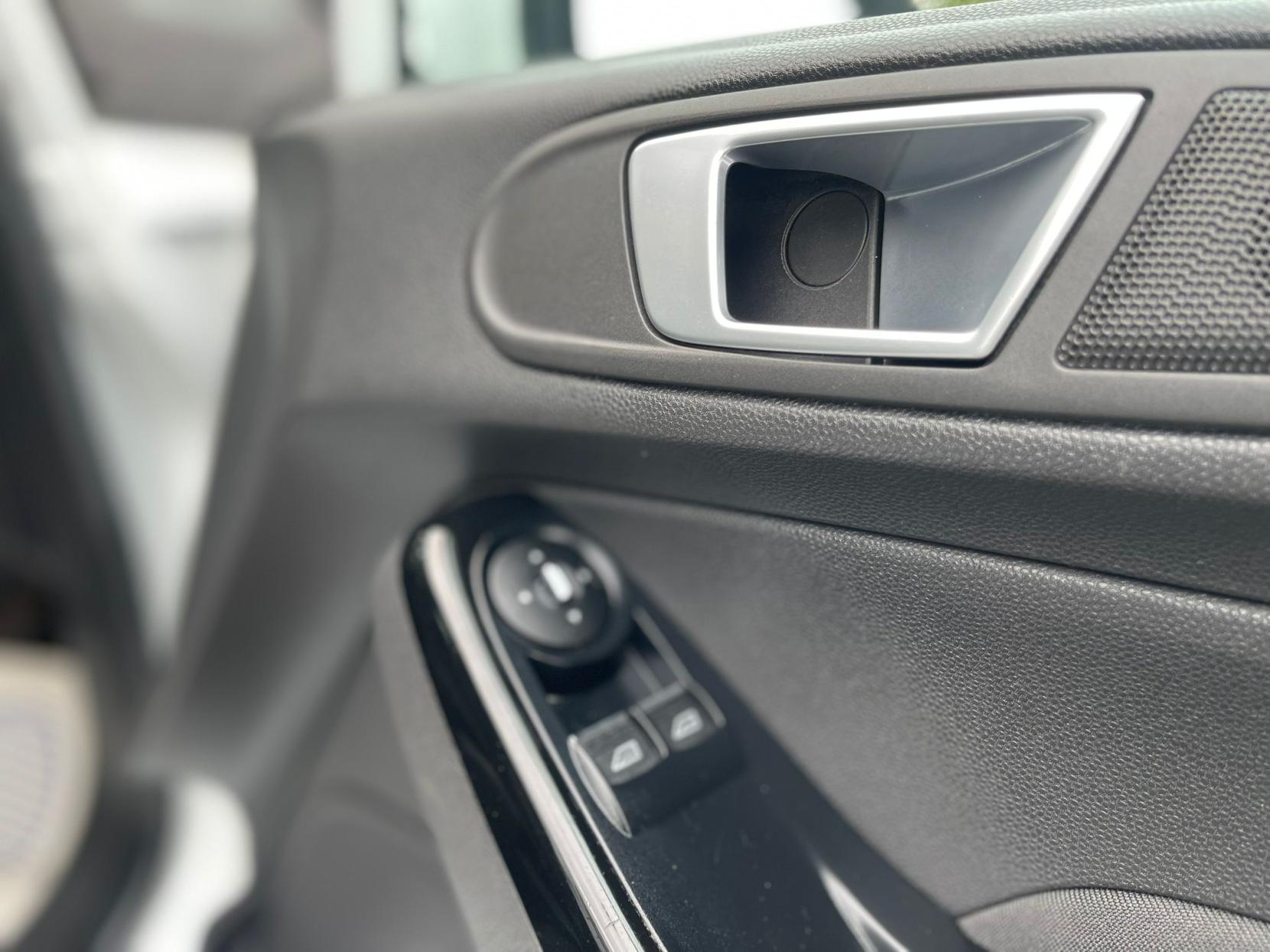 Ford Fiesta 1.0T EcoBoost Zetec Hatchback 5dr Petrol Manual Euro 5 (s/s) (100 ps)