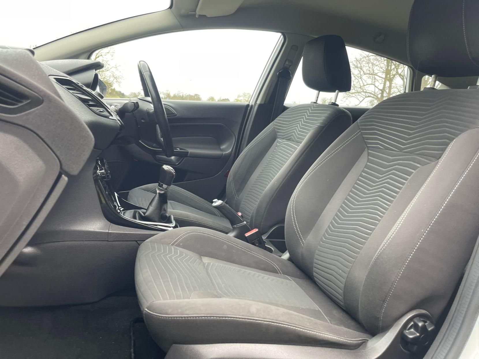 Ford Fiesta 1.0T EcoBoost Zetec Hatchback 5dr Petrol Manual Euro 5 (s/s) (100 ps)