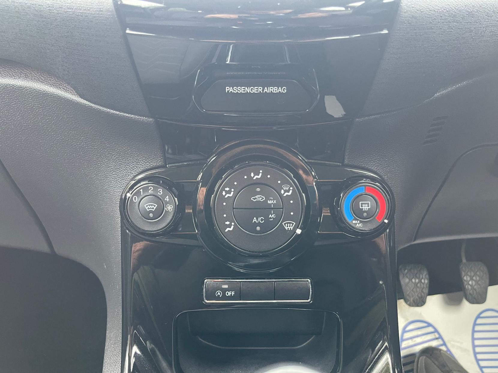 Ford Fiesta 1.0T EcoBoost Zetec Hatchback 5dr Petrol Manual Euro 5 (s/s) (100 ps)