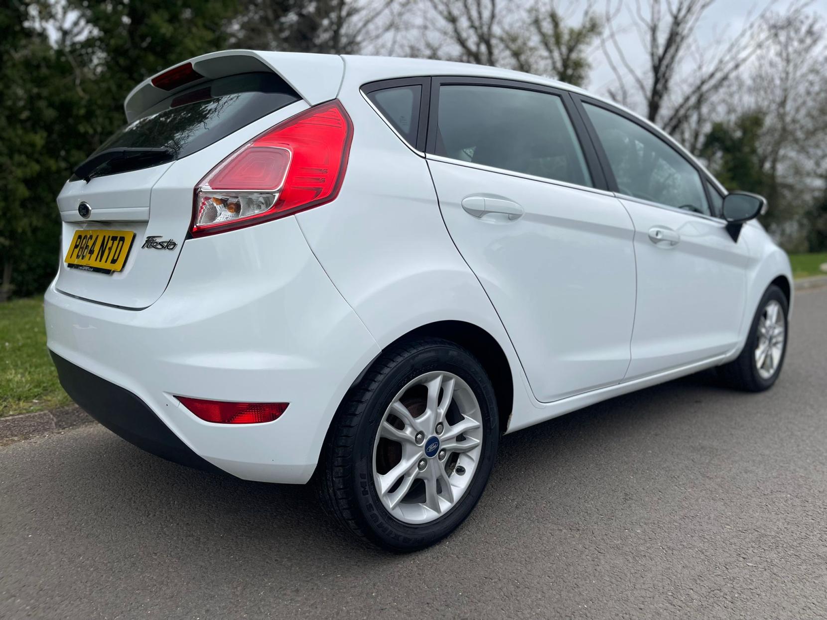 Ford Fiesta 1.0T EcoBoost Zetec Hatchback 5dr Petrol Manual Euro 5 (s/s) (100 ps)