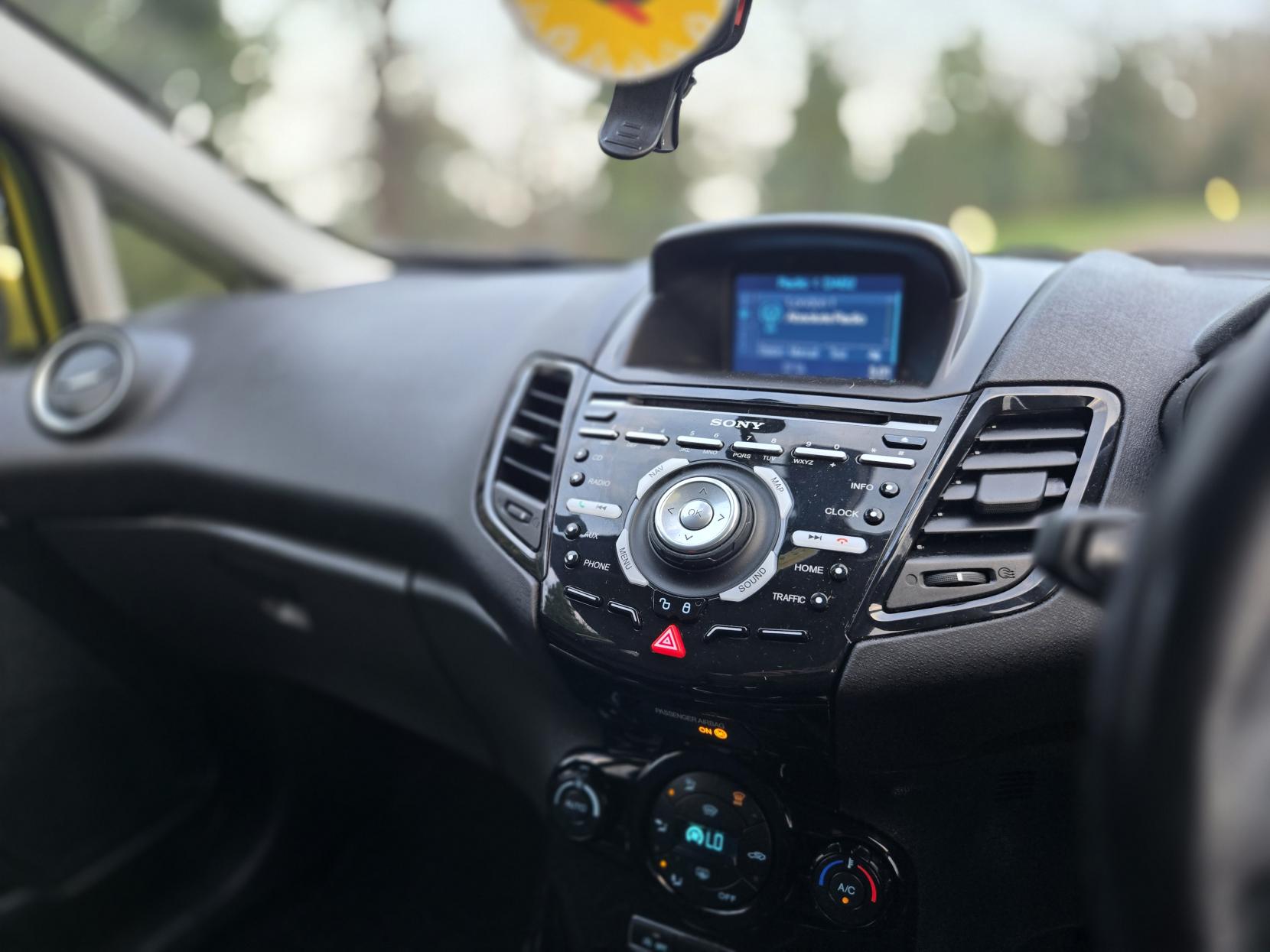 Ford Fiesta 1.0 Titanium Hatchback 5dr Petrol Manual Euro 5 (s/s) (80 ps)