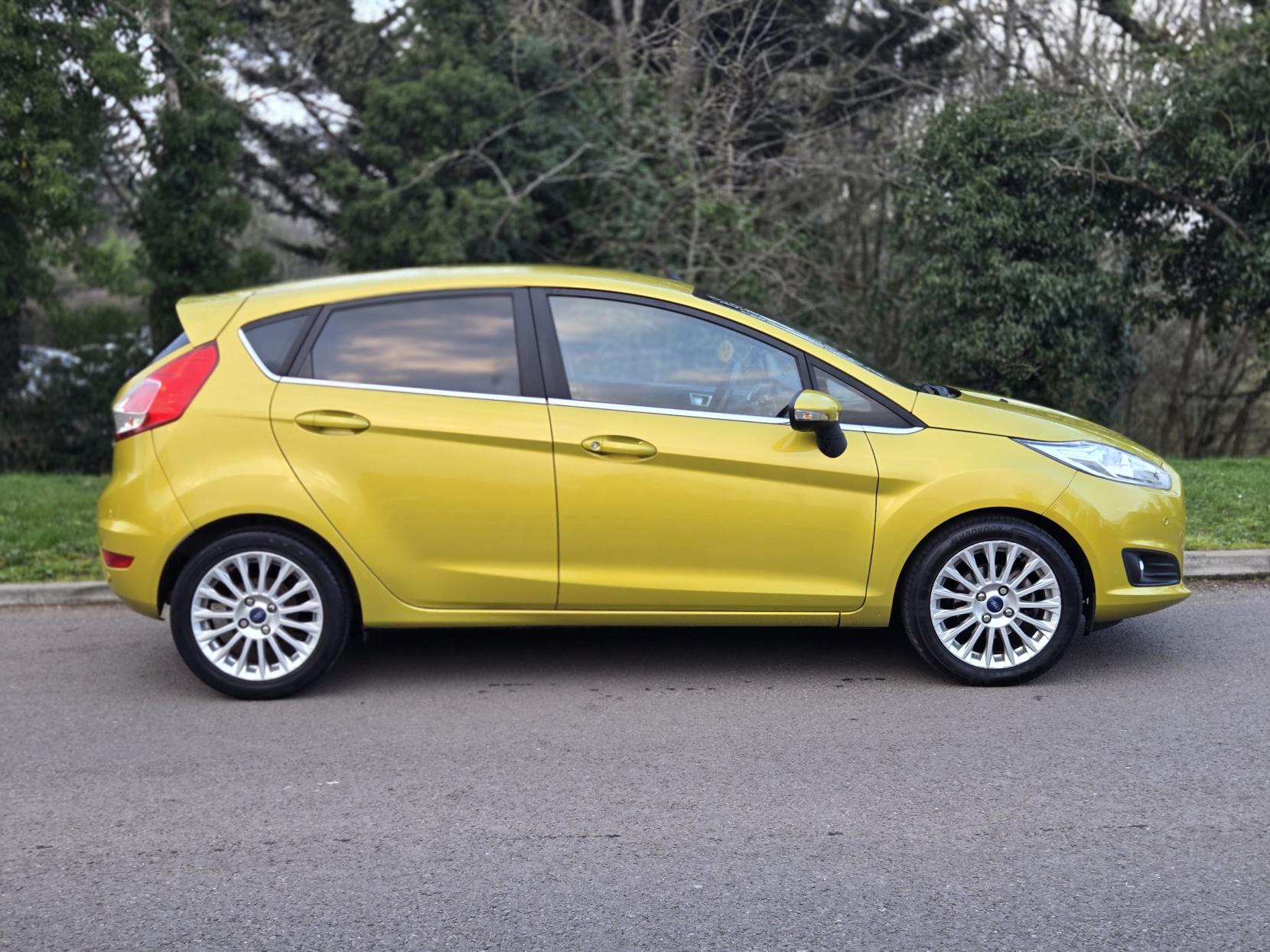 Ford Fiesta 1.0 Titanium Hatchback 5dr Petrol Manual Euro 5 (s/s) (80 ps)