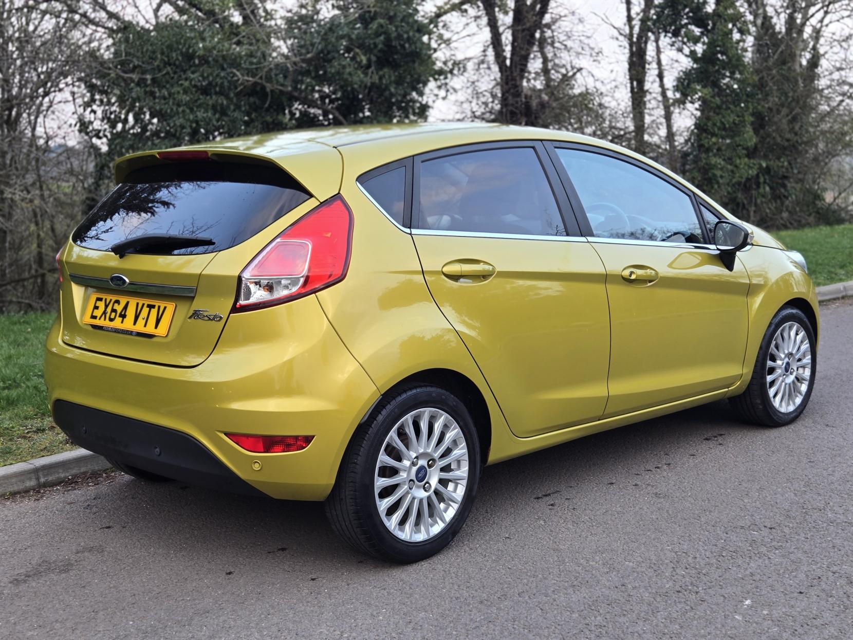 Ford Fiesta 1.0 Titanium Hatchback 5dr Petrol Manual Euro 5 (s/s) (80 ps)