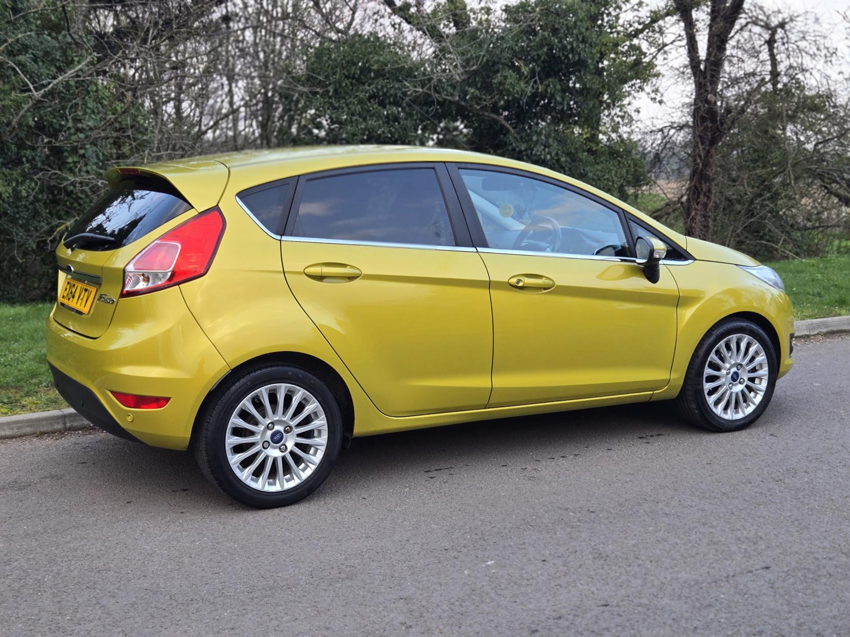Ford Fiesta 1.0 Titanium Hatchback 5dr Petrol Manual Euro 5 (s/s) (80 ps)