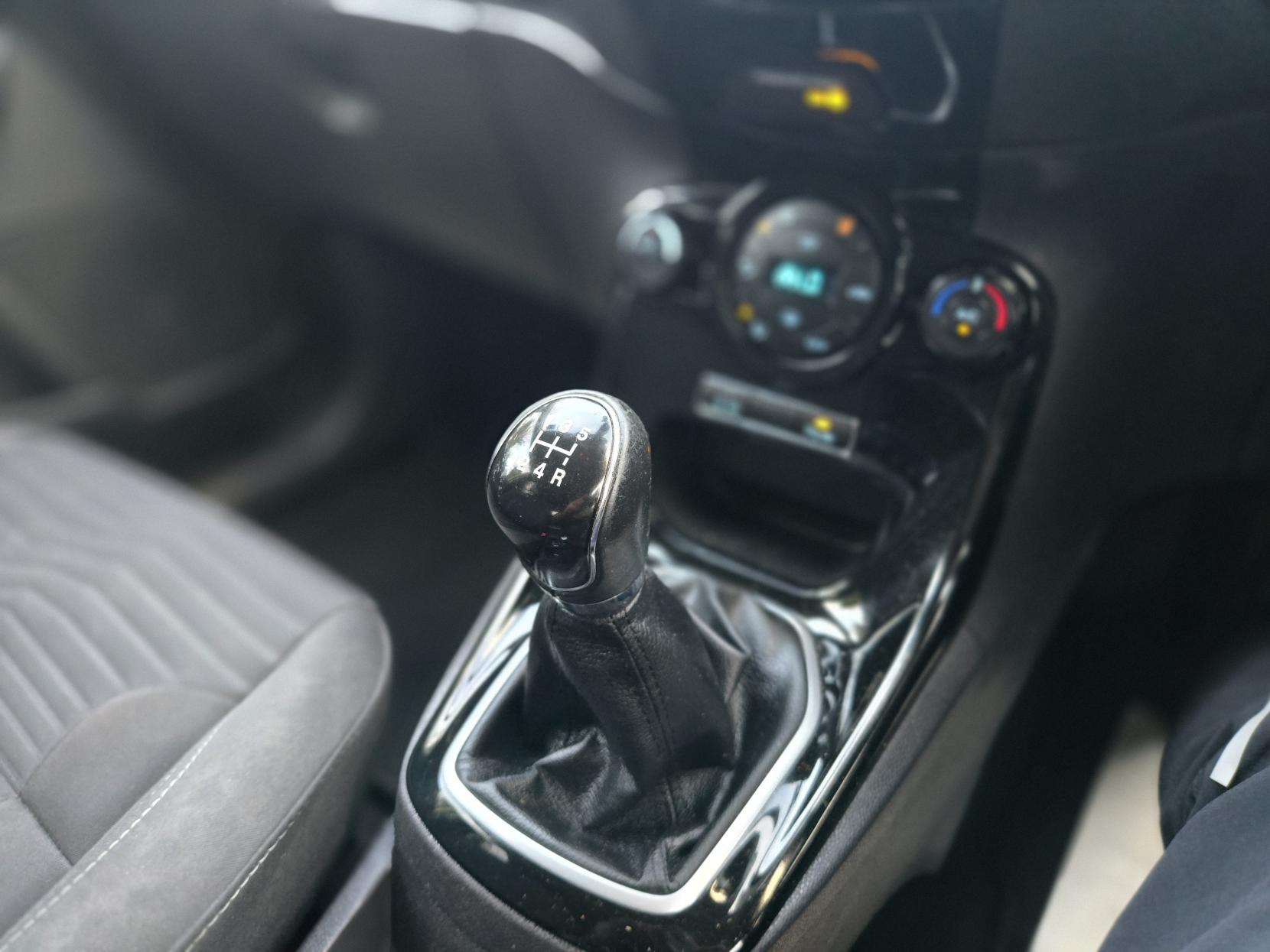 Ford Fiesta 1.0 Titanium Hatchback 5dr Petrol Manual Euro 5 (s/s) (80 ps)