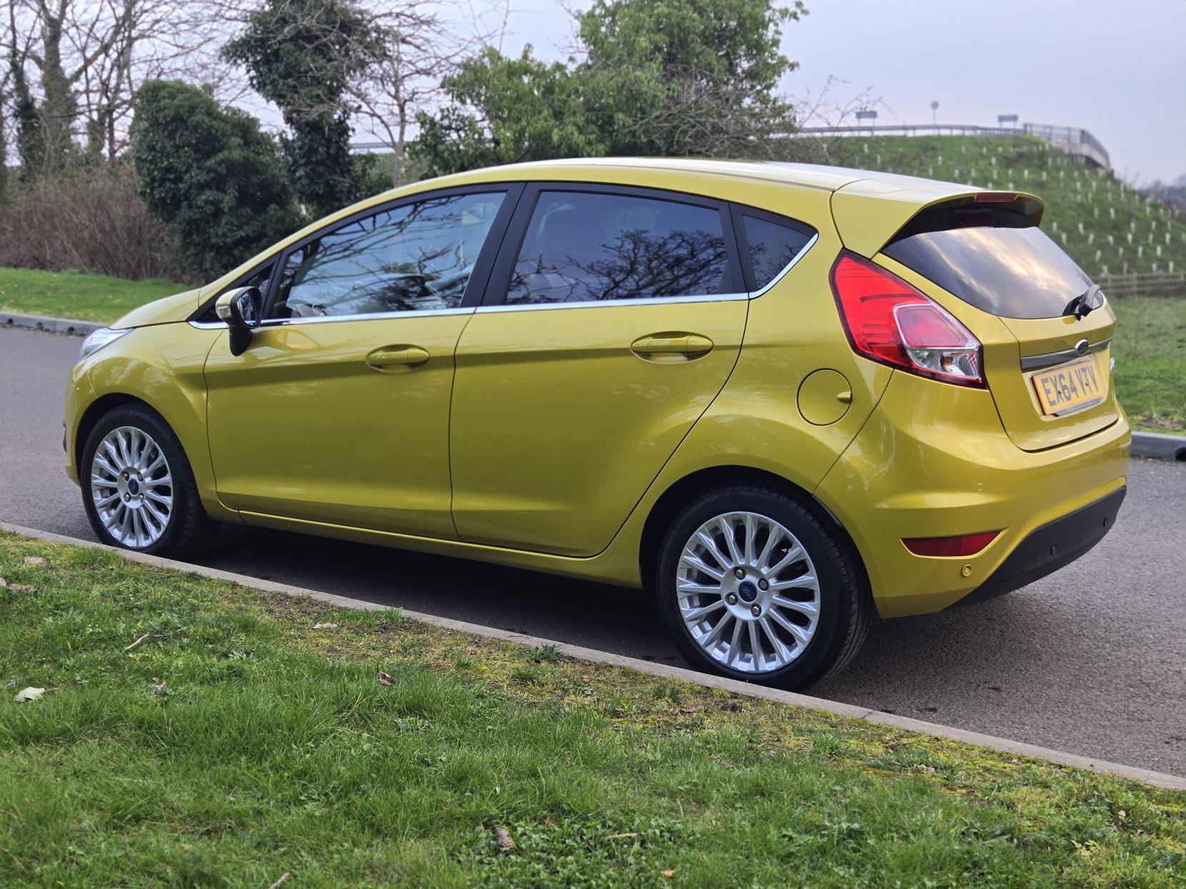 Ford Fiesta 1.0 Titanium Hatchback 5dr Petrol Manual Euro 5 (s/s) (80 ps)