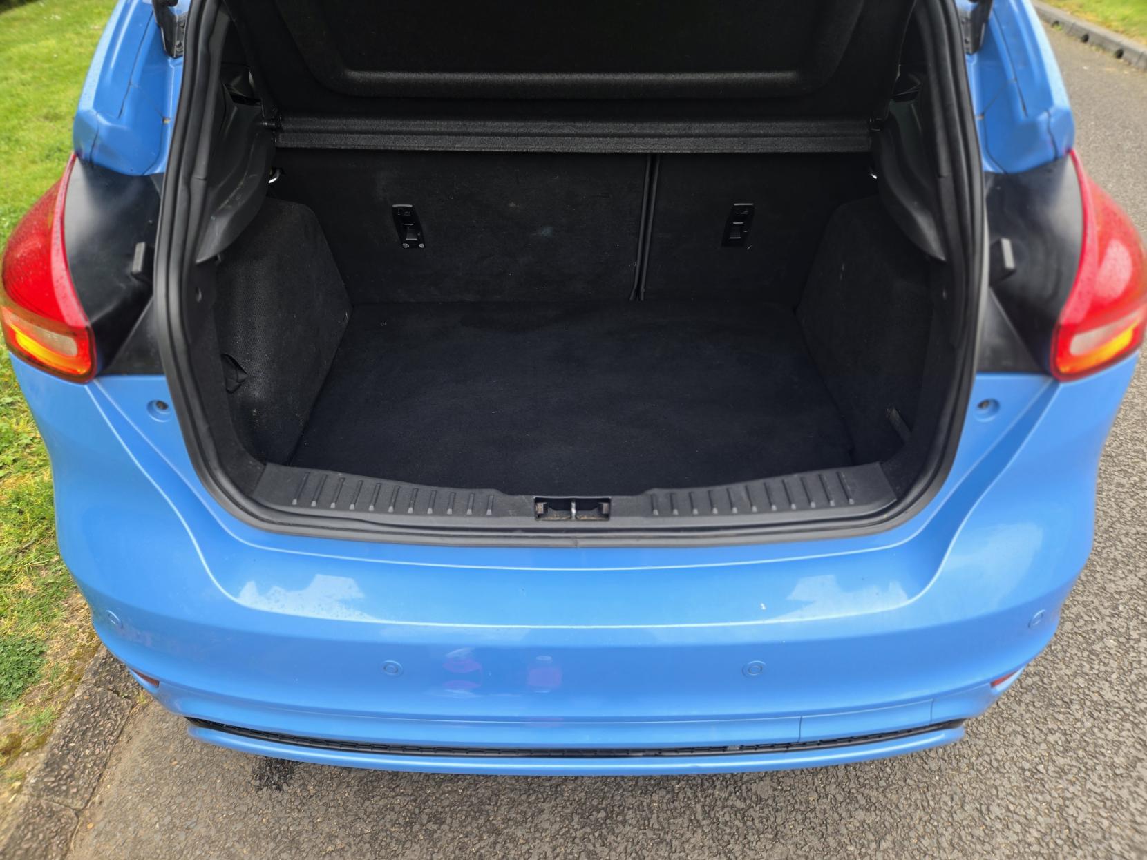 Ford Focus 1.0T EcoBoost ST-Line Hatchback 5dr Petrol Manual Euro 6 (s/s) (125 ps)