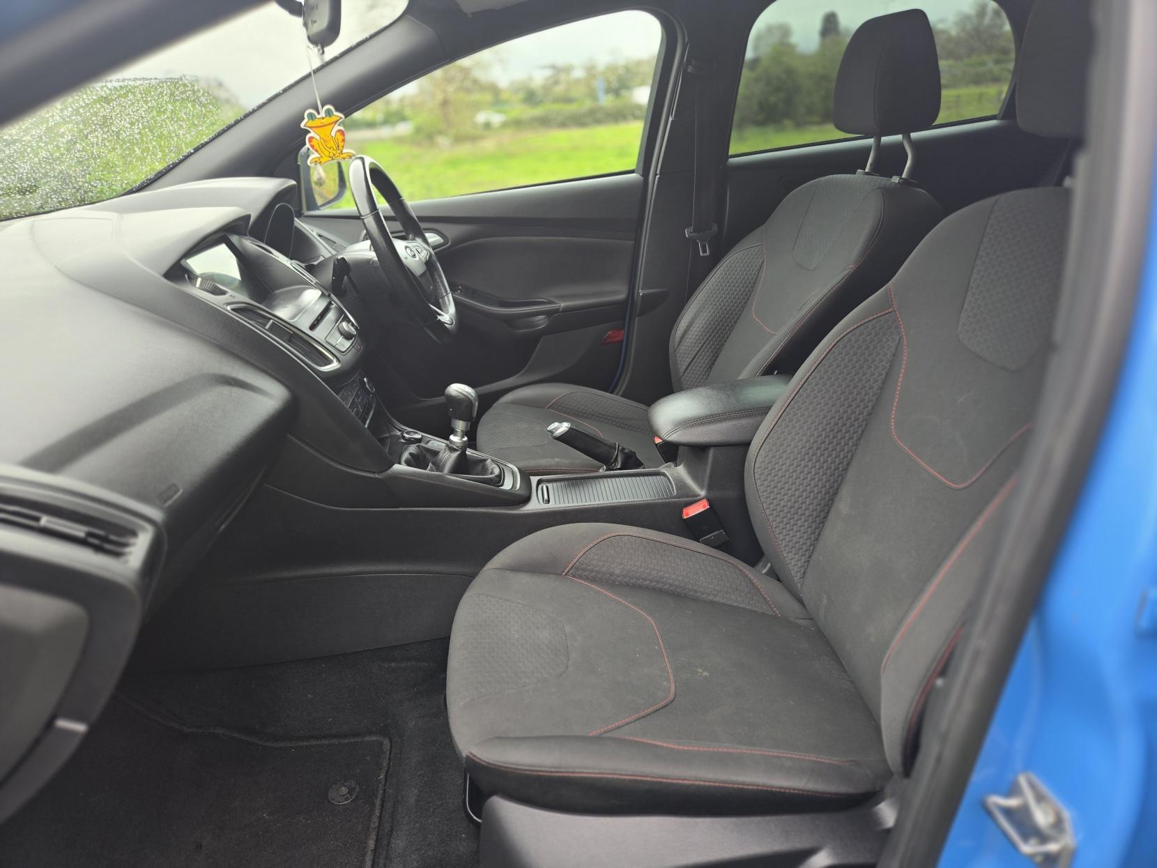 Ford Focus 1.0T EcoBoost ST-Line Hatchback 5dr Petrol Manual Euro 6 (s/s) (125 ps)