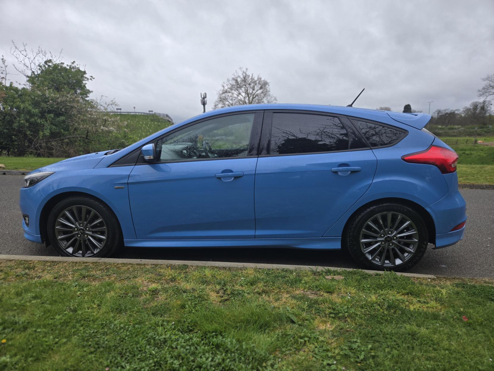 Ford Focus 1.0T EcoBoost ST-Line Hatchback 5dr Petrol Manual Euro 6 (s/s) (125 ps)